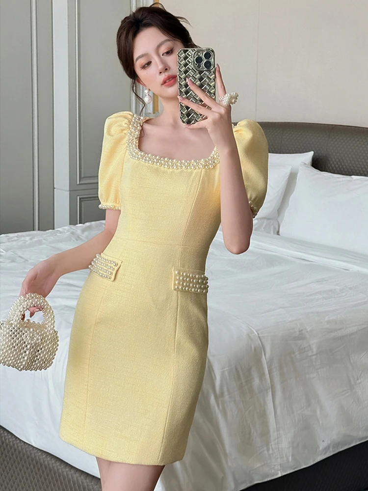 Vestido de fiesta amarillo romántico francés para mujer, bonito vestido corto con cuentas de perlas y manga de burbuja para cita, Vestidos de graduación de cumpleaños para mujer