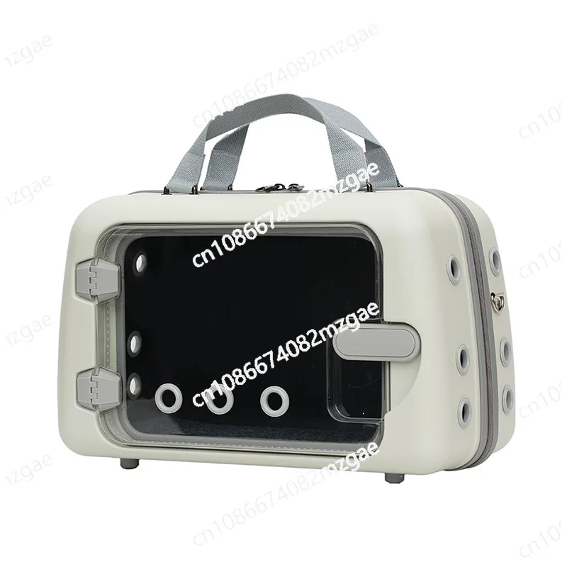 

Large capacity pet bag; pet outing bag