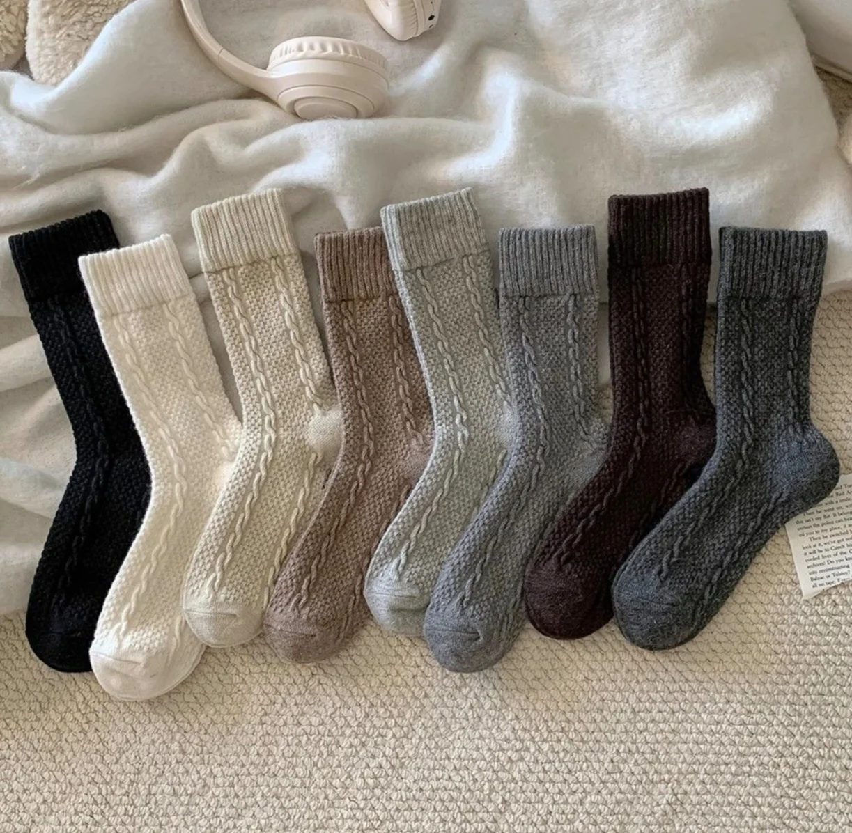 

Autumn and winter wool socks, twisted flower tube socks, plush and thick velvet socks, winter socks, floor socks