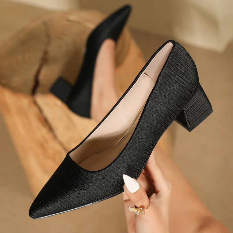 

Comfortable women's chunky heel shoes2026New autumn satin elegant sexy pointed high-heeled shoes in black