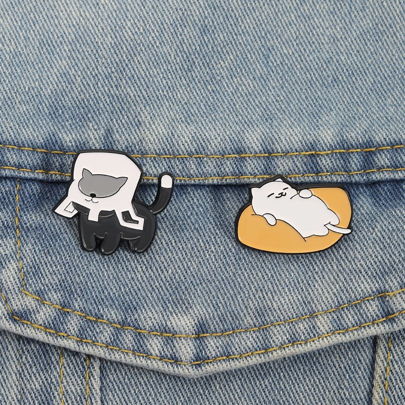 Cuty Cats Emaille-Anstecknadeln zum Verstecken, faules Kätzchen im Sofa, Broschen, Anstecknadeln, Kleidung, Cartoon-Tier-Schmuck, Geschenk für Freunde