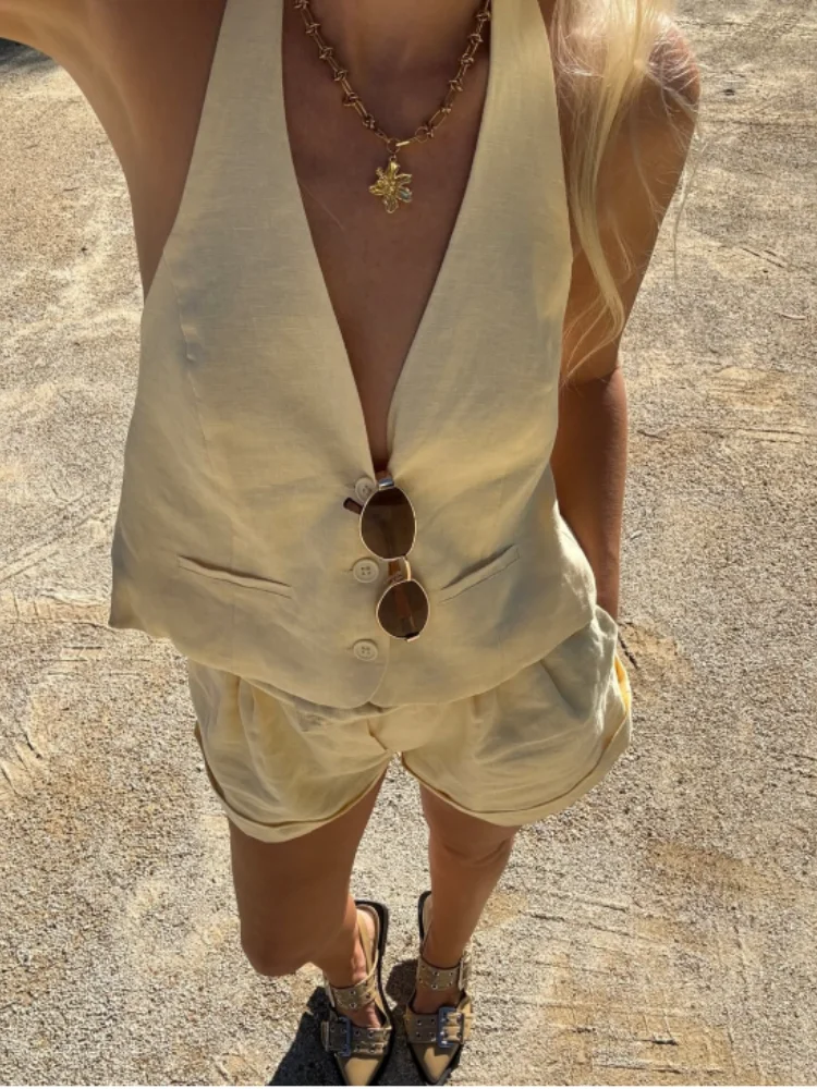 

Women's Sexy Beach Suit 2025 Spring Summer Latest New Style Temperament V-Neck Hanging Neck Sleeveless Vest Casual Shorts Set