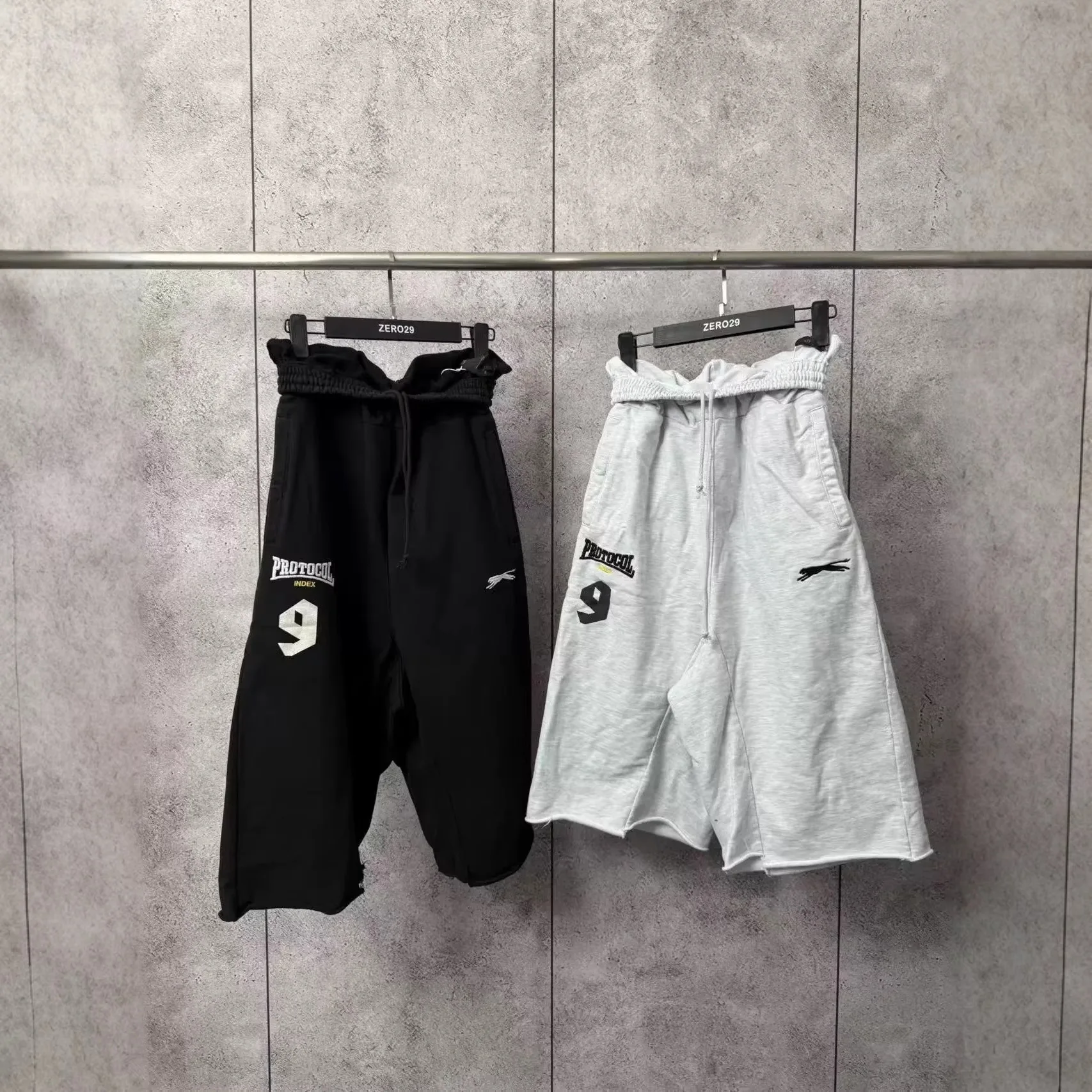 Protocol Index Twisting Knife Cut Three-Dimensional Movement Cotton Half-Pants