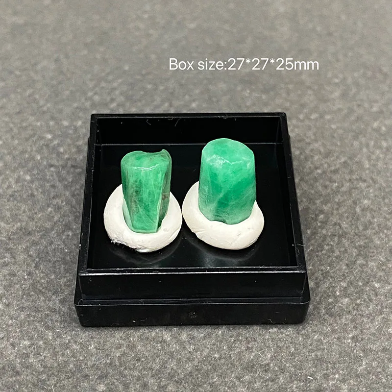 

100% Natural Emerald Mineral Specimens Stones and Crystals Healing Crystal +Box size:27*27*25mm