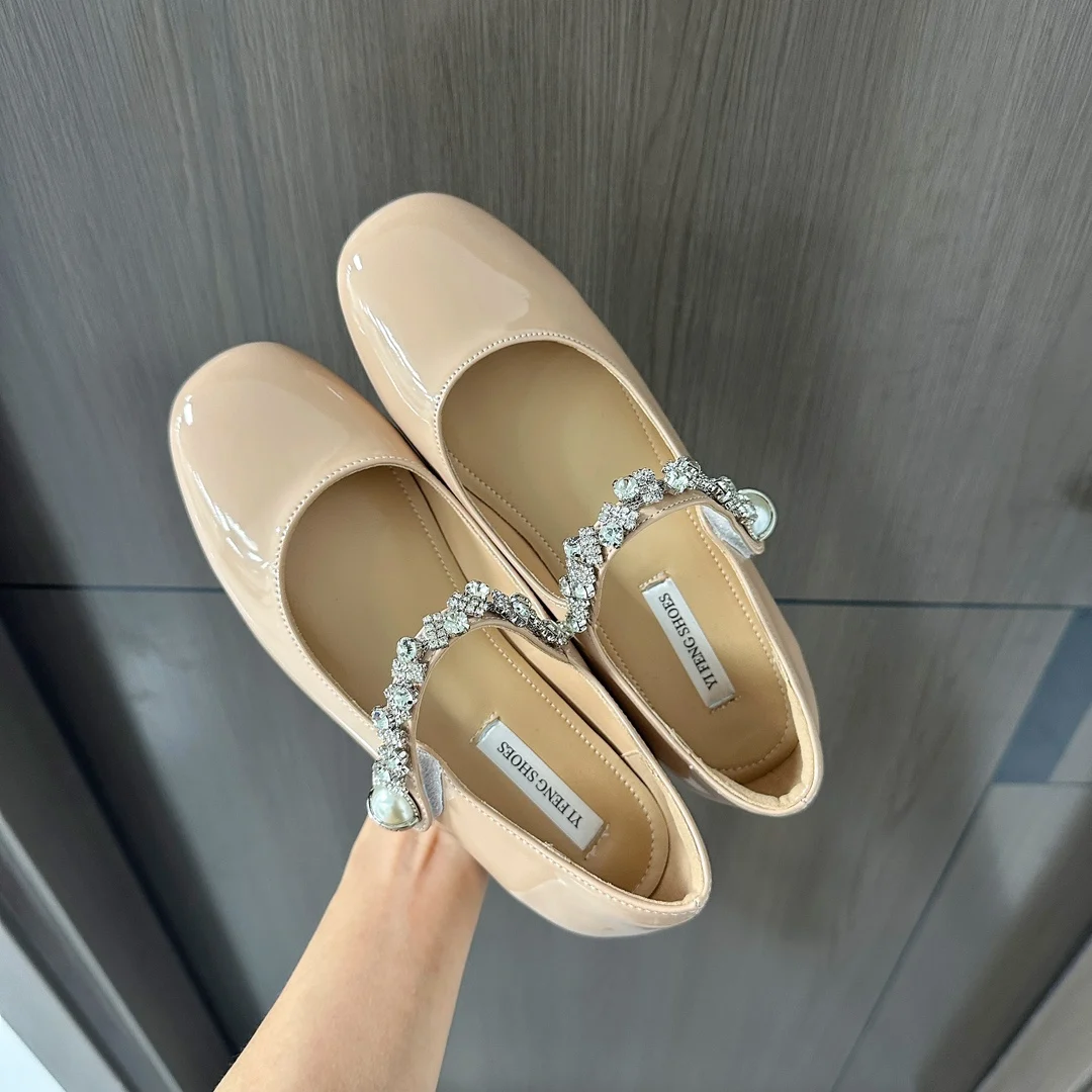 Nuevos zapatos negros desnudos de 4cm con tacón oculto y punta redonda de charol con diamantes de imitación y correa de perlas, elegantes y cómodos para todos los días