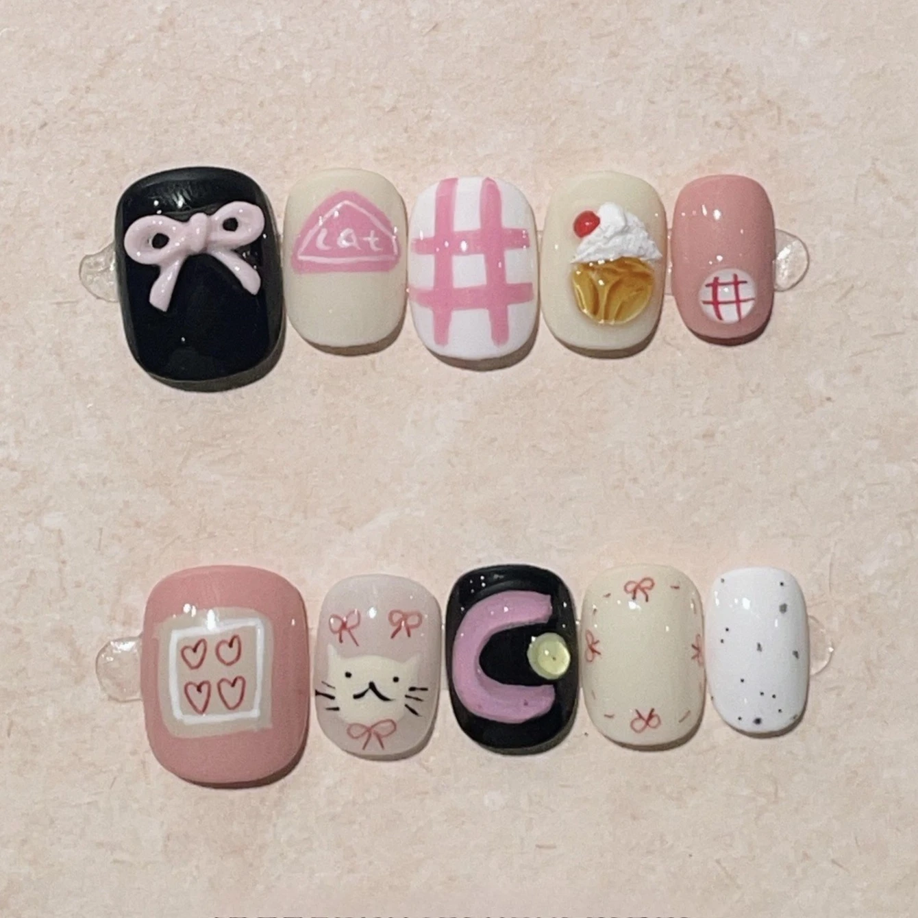 10pcs Black Cute Cat Handmade Press on Nails Crystal Cat Eye False Nail Glitter Glossy Fake Nails Short Square Acrylic Nails Art