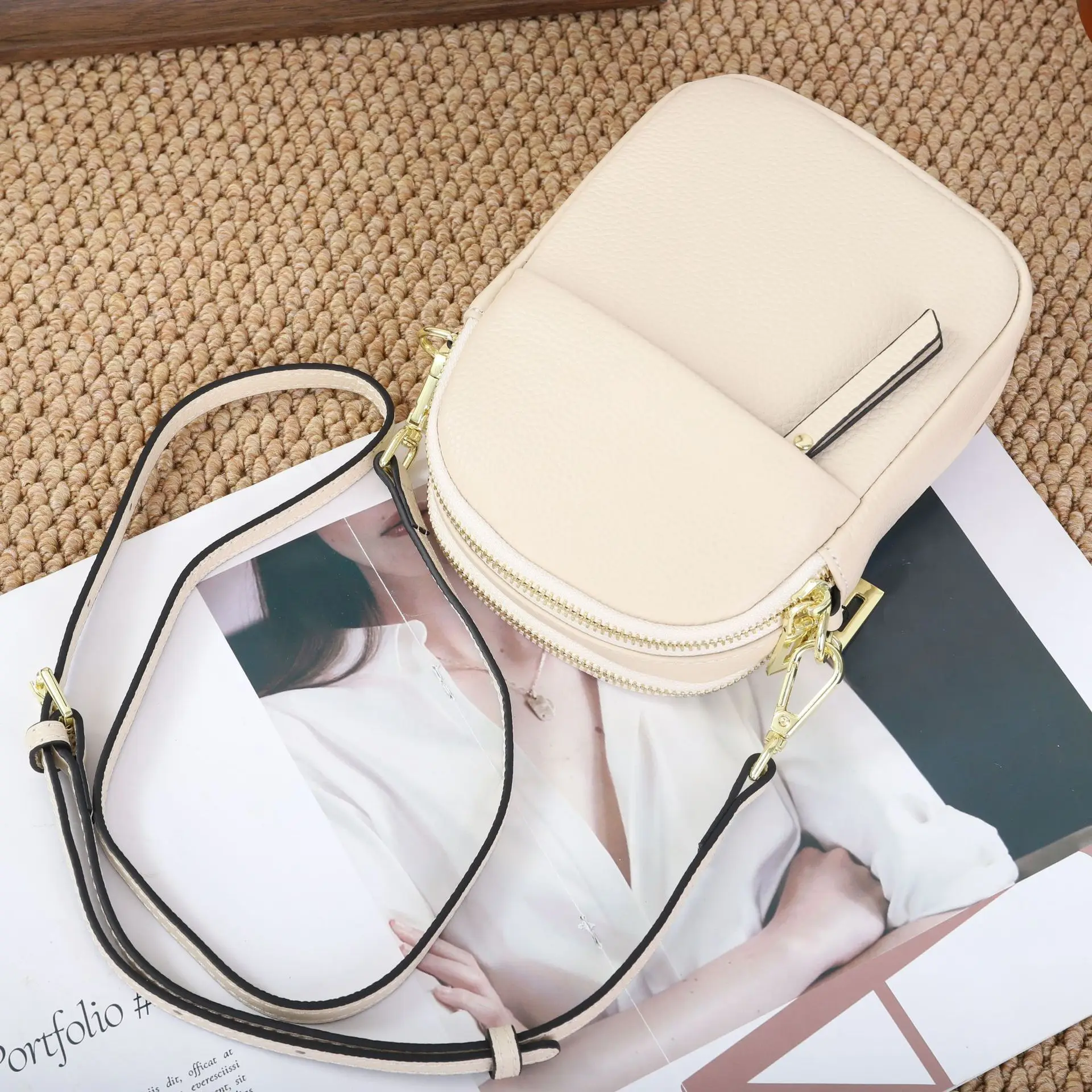 Women's Leather Phone Crossbody Bag - Simple Lightweight Wallet Purse, Top Grain Leather Shoulder Bag for Girls' Daily Use