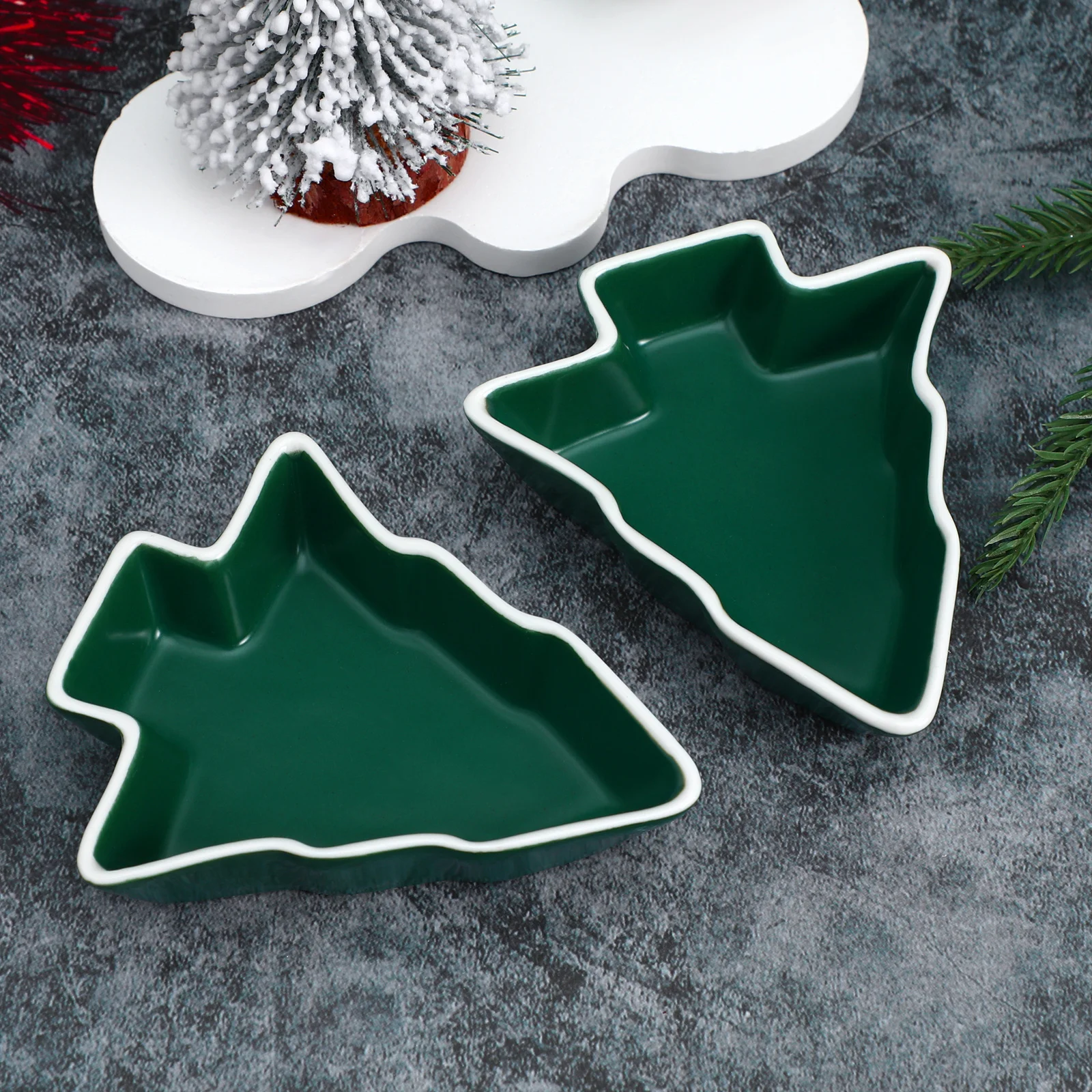 

2Pcs Christmas Tree Dishes Ceramic Trays Multifunction Plates Snack Containers Dry Fruit Candy Dishes Home Restaurant Use
