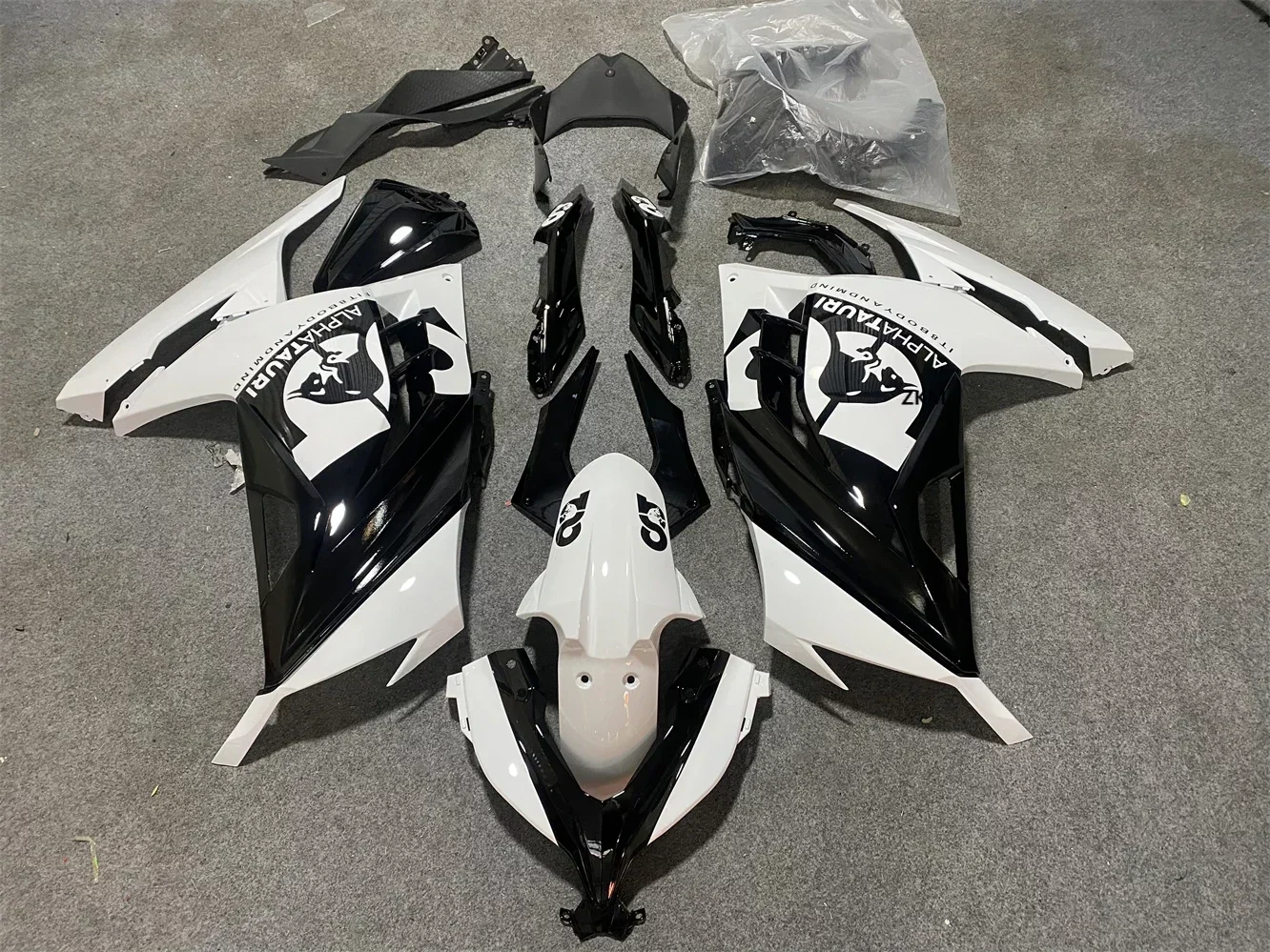 

For Kawasaki Ninja 300 2013-2017 2014 2015 Motorcycle ABS Plastic Fairing Kit, Motorcycle Ninja 300 EX300 Body Fairing