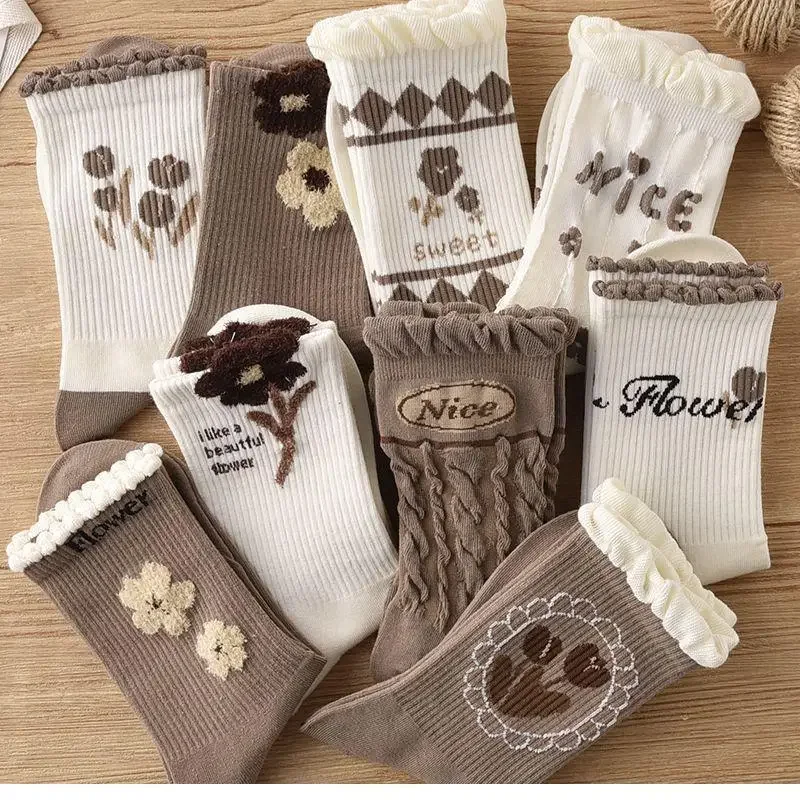 9Pairs of Random Autumn and Winter Plush Flower Women's Mid Tube Socks With High Aesthetic Value Retro Coffee Colored Lace Socks