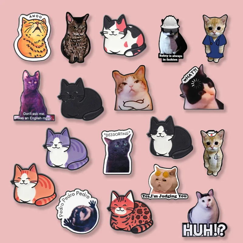 Animal Brooches Cute and Fun Trendy Emoji Metal Badges Small Gifts Wholesale Cap Pin Bag Pins for Clothes Backpack Accessories