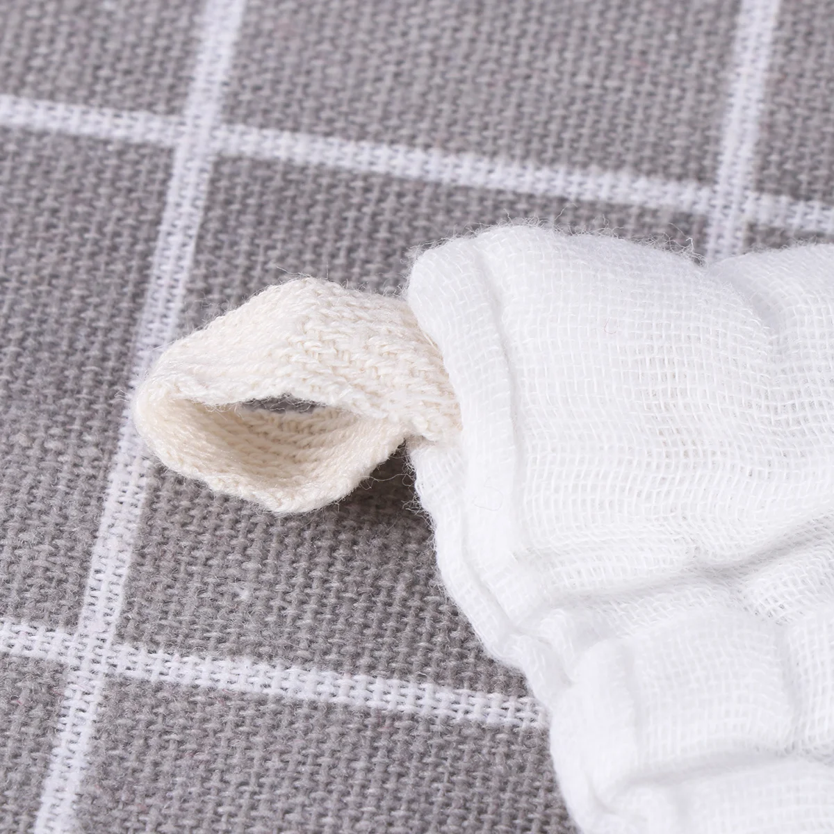 

4Pcs 6-Layer Pure Cotton Baby Bibs Super Dry Pre Washed Healthy Absorbent Handkerchief