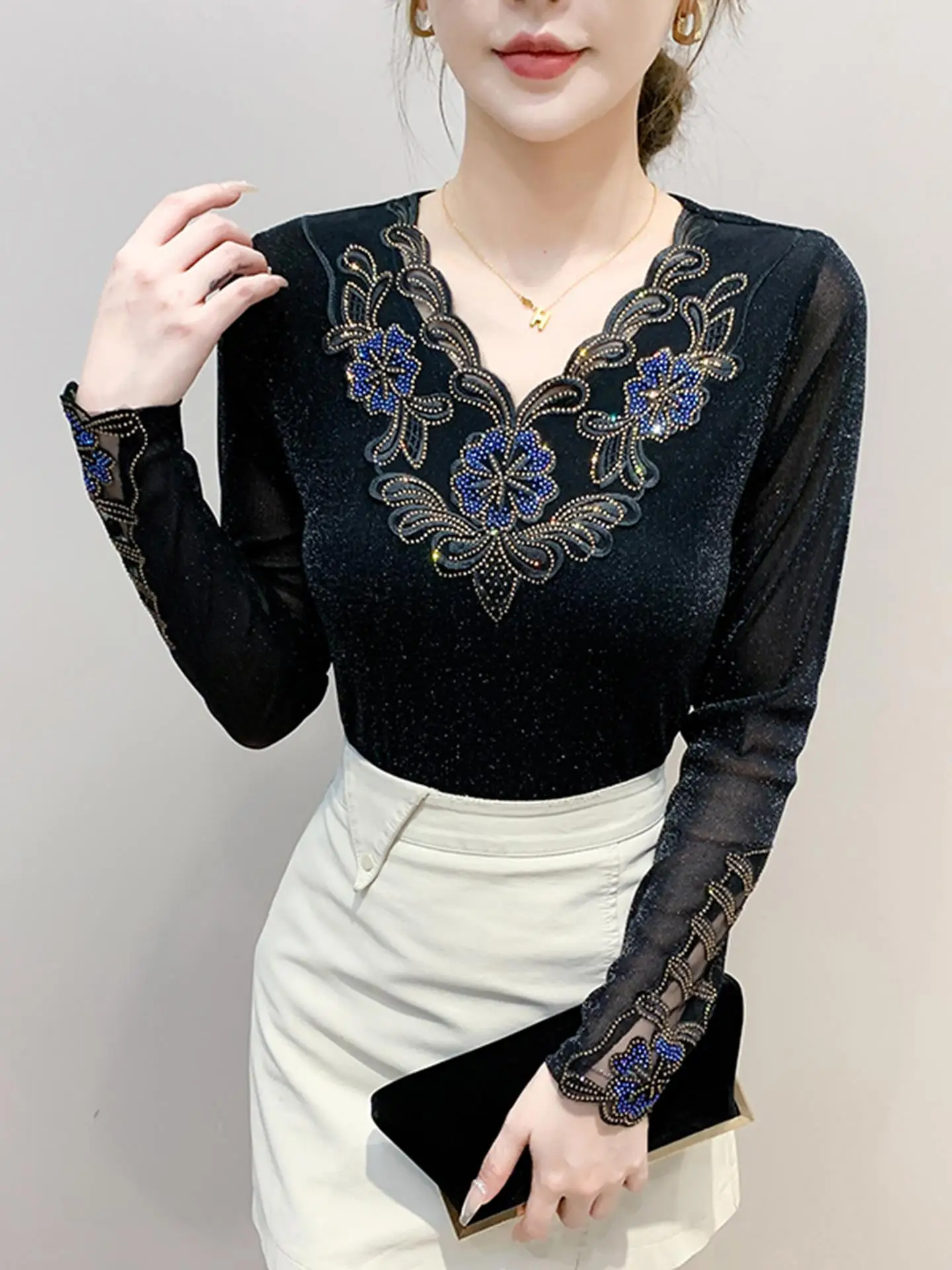 Faionable V-Ne Lace Trim Lange Sve T-shirt Dames Lente Herfst Nieuwe Sle High-End Gevoel Ijzer op Strass Basis irt