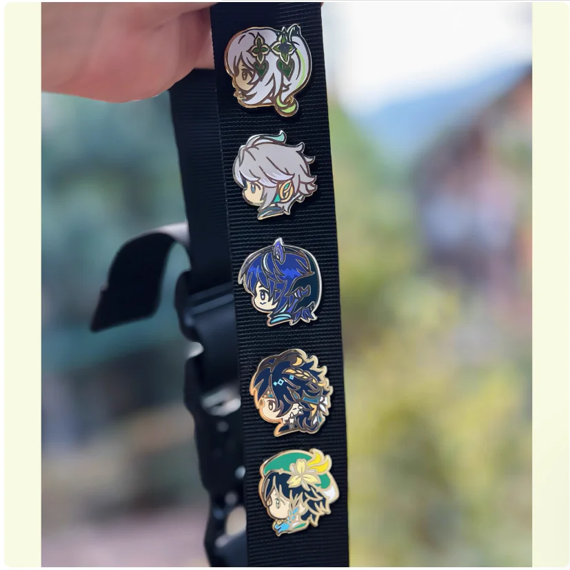 

2025 Anime Game Genshin Impact Imitation Enamel Metal Badge Zhongli Kinich Xiao Wanderer Furina Baji Brooch Button Cartoon Gift
