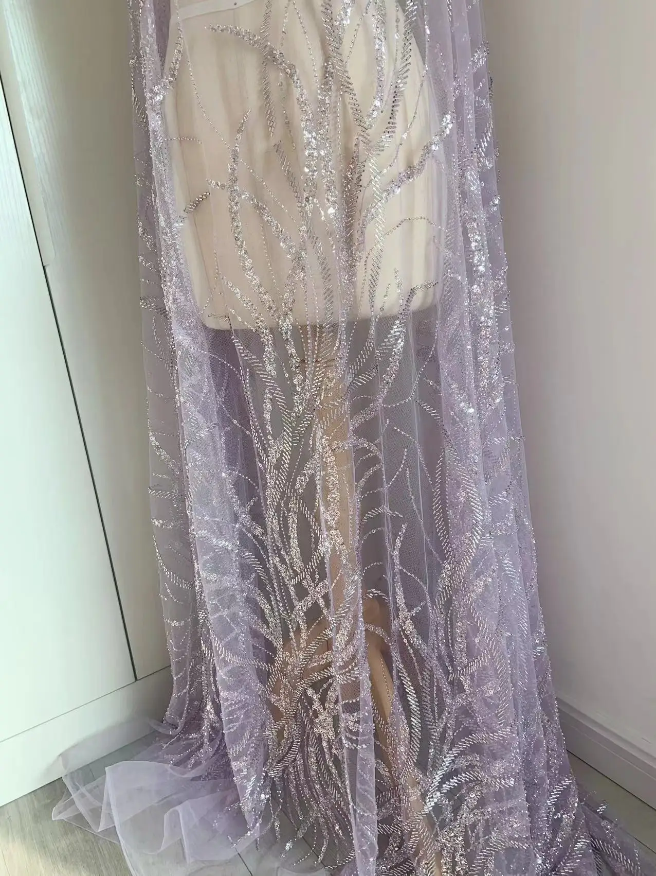 Новое поступление, 1-ярдовая светло-фиолетовая блестящая тюль с блестками и бисером, кружевная ткань для бального платья, принадлежностей для платьев, вечерней юбки Новое поступление, 1-ярдовая светло-фиолетовая блестящая тюль с блестками и бисером, кружевная ткань для бального платья, принадлежностей для платьев, вечерней юбки