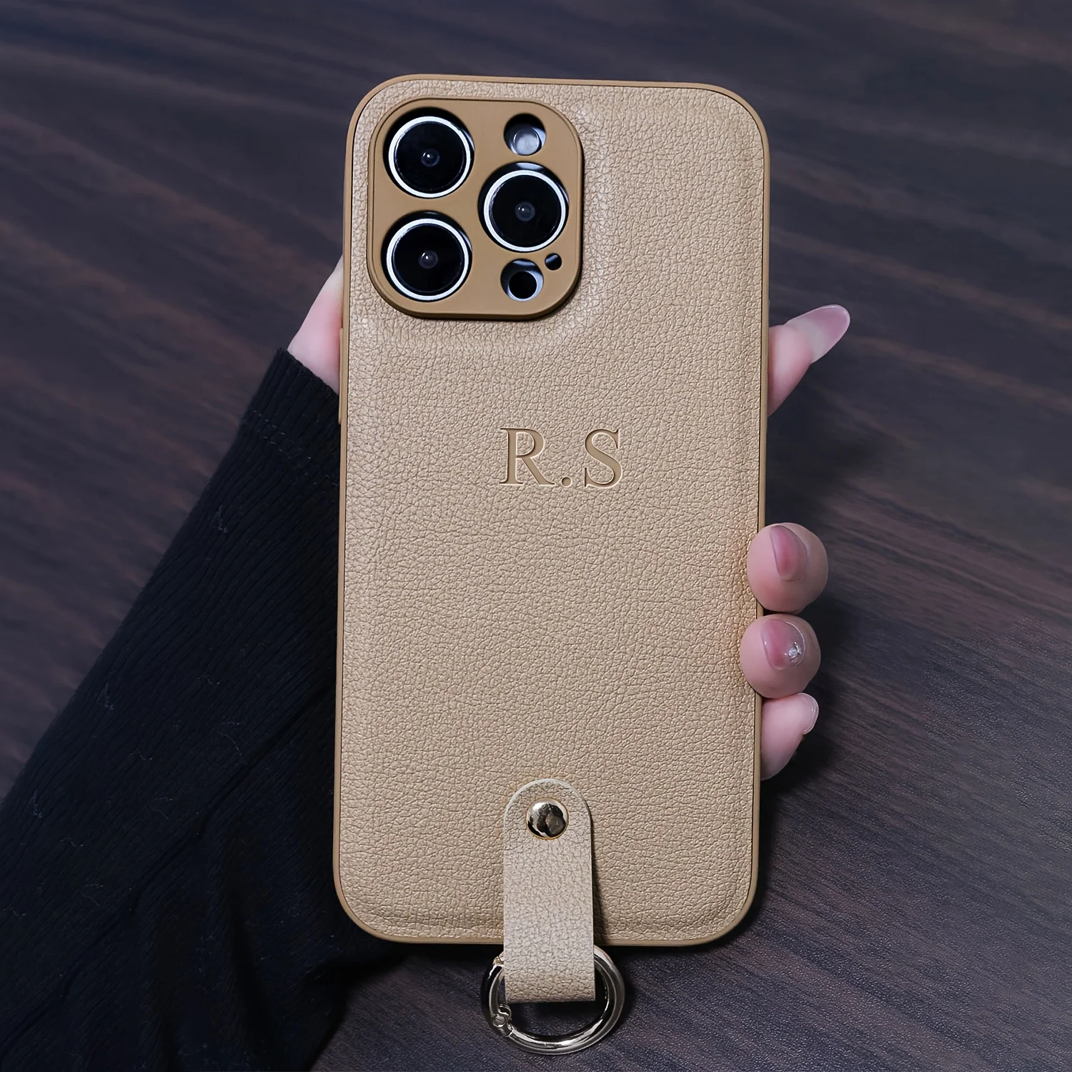 Personalisierte Handyhülle mit Initialen und Namen für iPhone 18 16 15 14 13 12 11 Pro Max, mit Lanyard-Schnalle, Geschenk, Luxus-Hülle 14 15 16 Plus – Detail 6