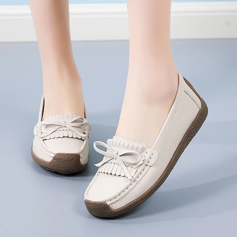 

New Large Size Leather Casual Shoes for Women Fashionable Loafers Slip-On Granny Shoes
