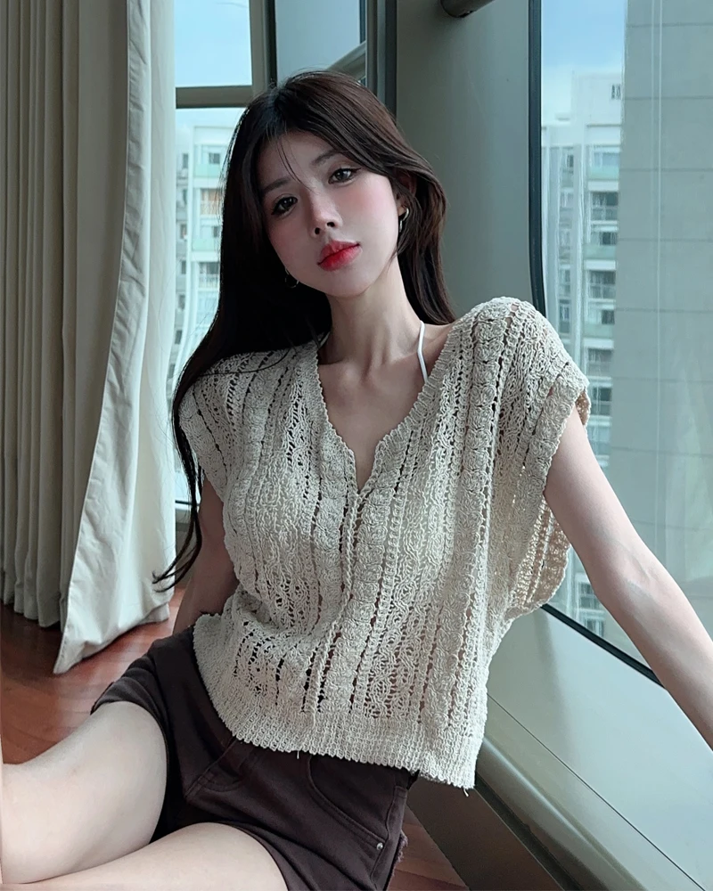 

Hollow out Knitted Vest Summer New Style Trend Design Sleeveless V-neck Women's Top Sweet Korean System Glue Feeling