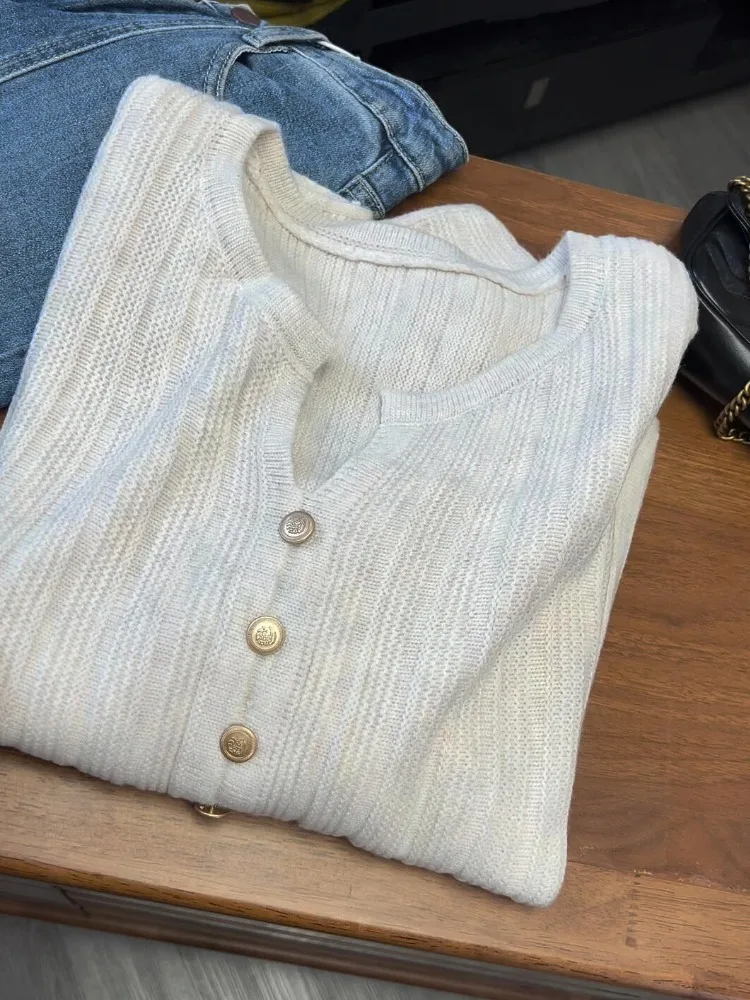 

Свободный вязаный женский свитер с длинными рукавами, V-образным вырезом и пуговицами в корейском стиле, светло-бежевый, с эффектом похудения