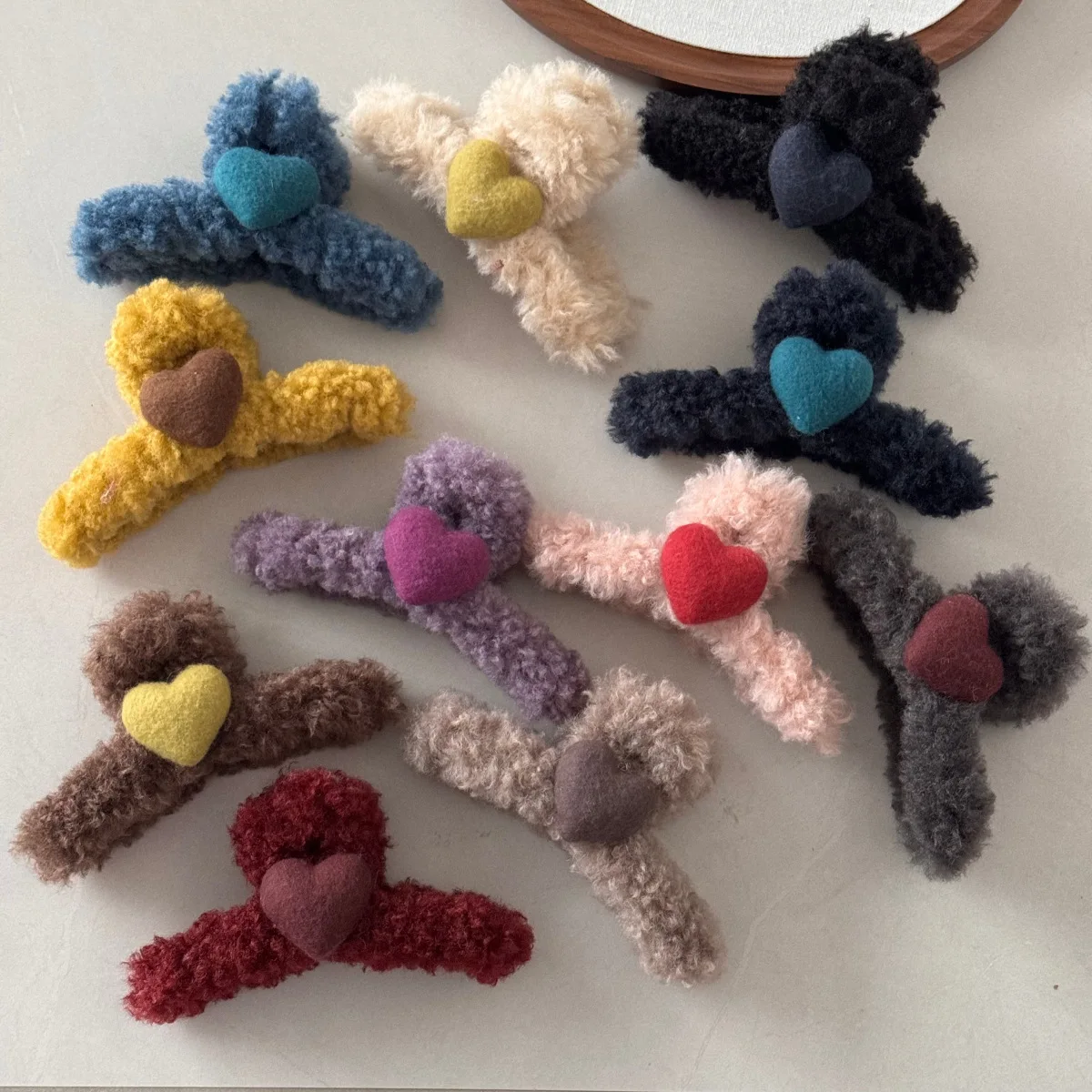 Winter Faux Fur Hair Claw for Women Elegant Love Heart Shark Clip Hair Accessories Furry Crab Barrettes Headwear Ponytail Clip