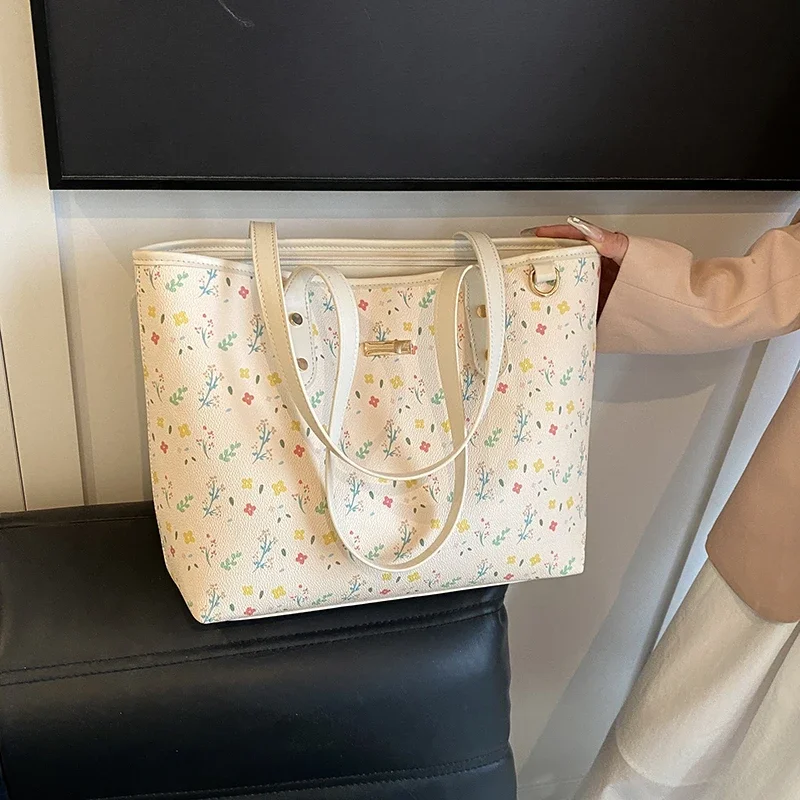 Fashion Full of Flowers PU Shoulder Bags Black Zipper White Large Capacity Versatile Commuting Tote Bags for Women 2024 Casual