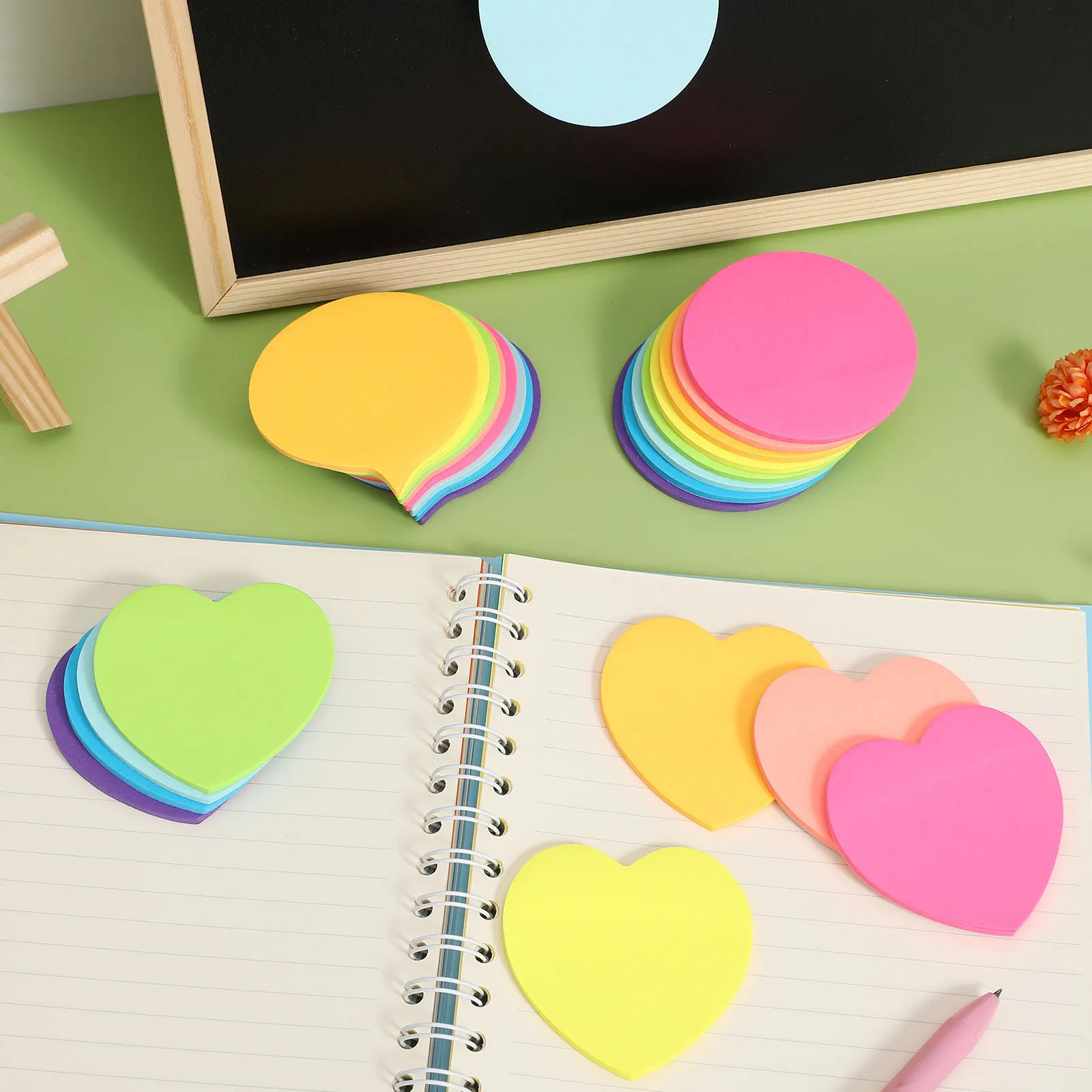 30 ورقة مفكرة صغيرة للوحات مذكرة لزجة 3X3 بوصة دفاتر الملاحظات الصغيرة العودة إلى المدرسة اللوازم المكتبية شكل قلب السائبة