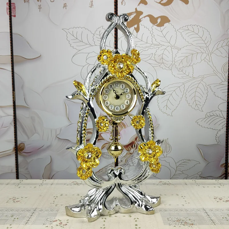 

European-style American living room, retro table clock, clock swing, creative home, bedroom, bedside table, clock ornaments, orn