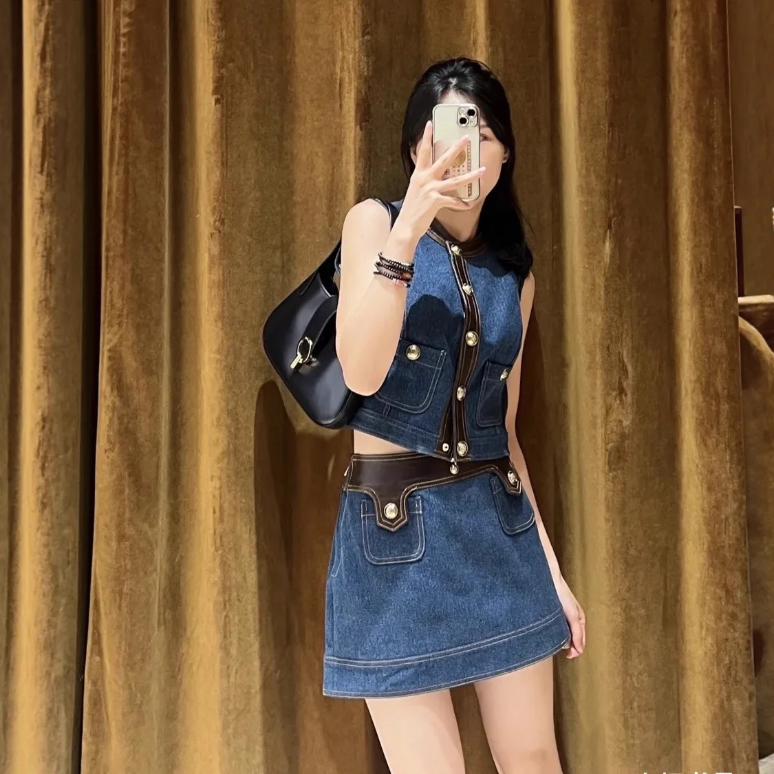 Costume deux pièces en denim décontracté pour femmes, avec gilet sans manches à col rond en patchwork ou jupe à poche fine