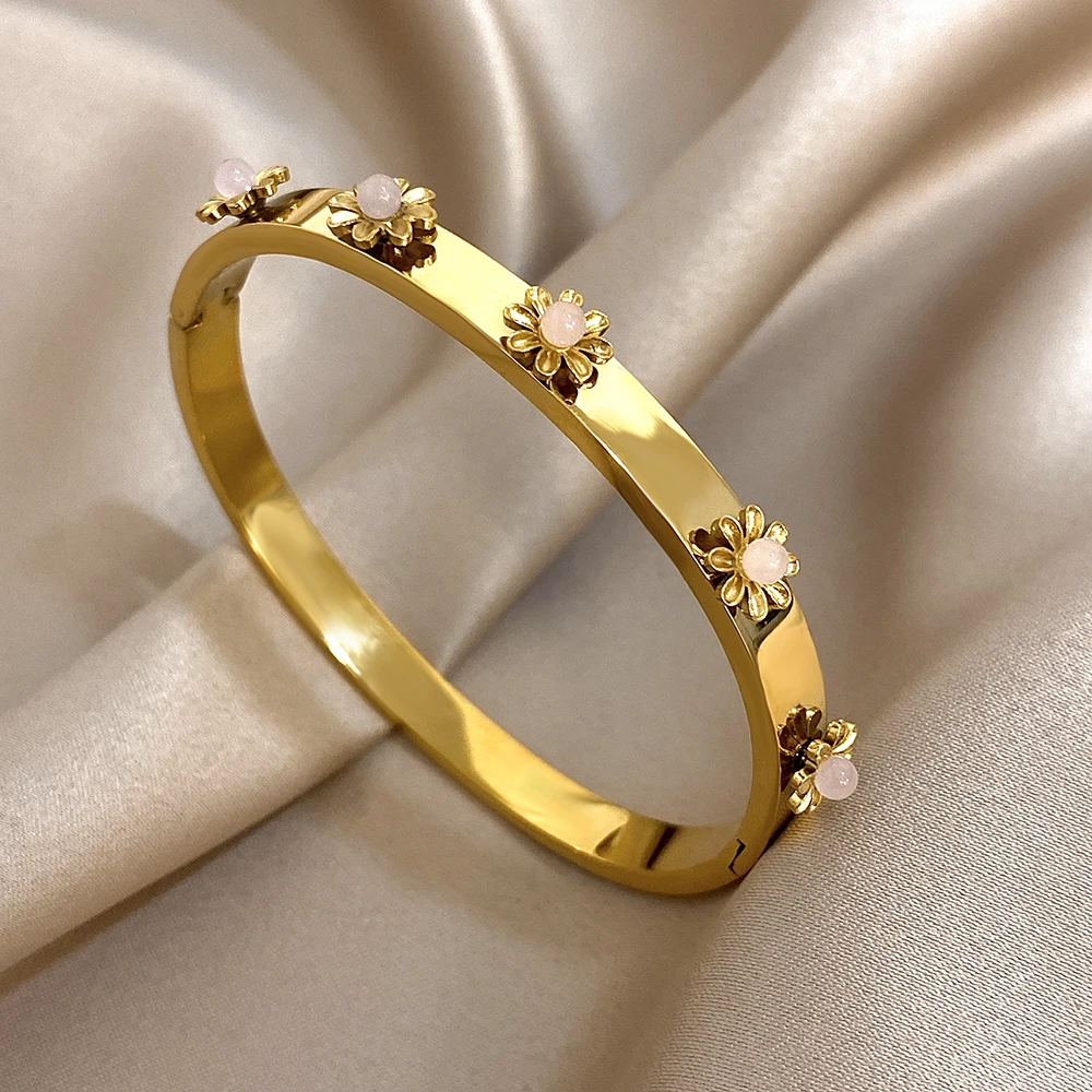 

Freetry Elegant Flower Stainless Steel Open Spring Bangle for Women Green Stone Floral Cuff Bracelet Lady Waterproof Jewelry