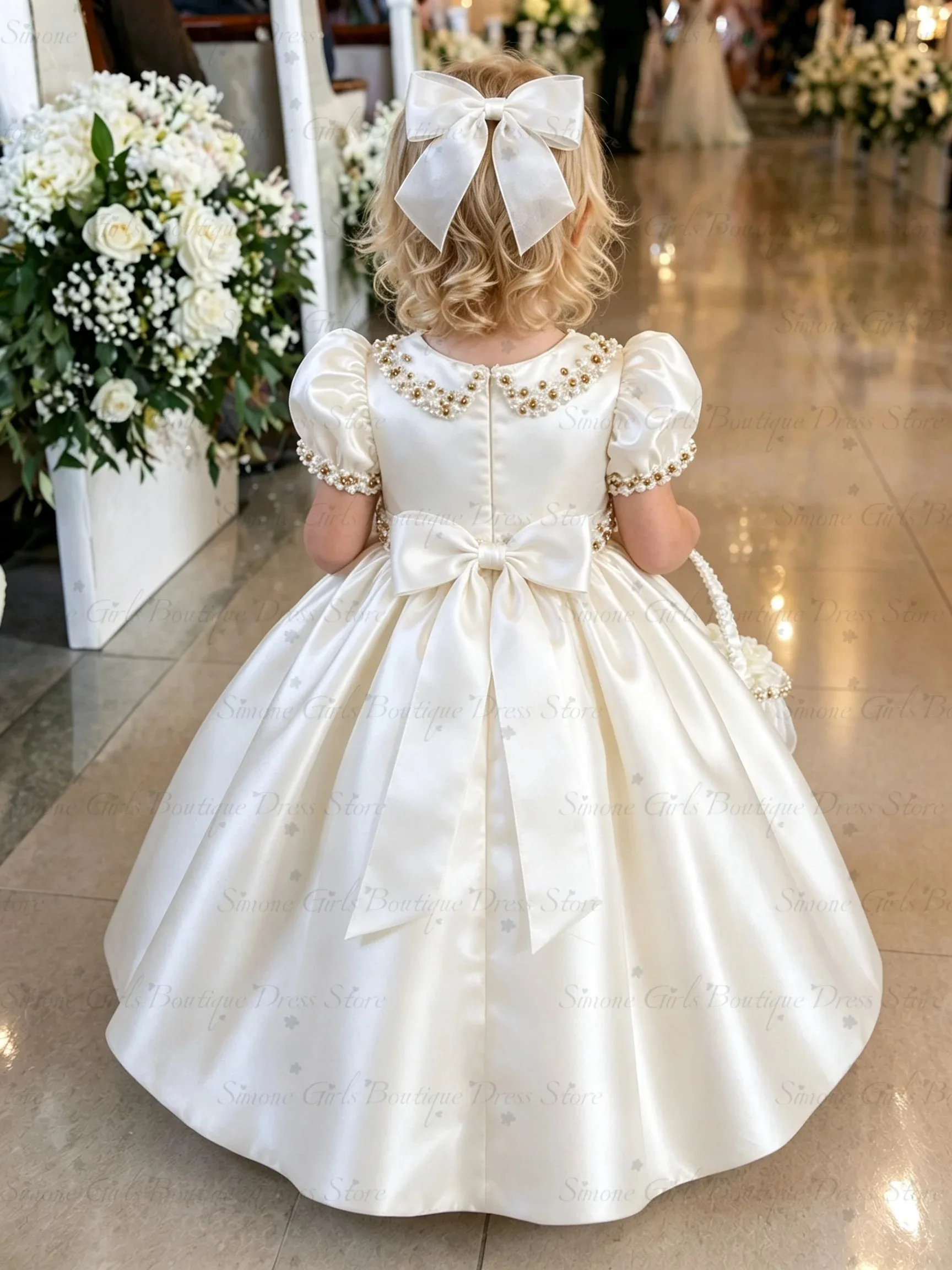 Großhandel: Weißes Satin-Blumenmädchenkleid für Hochzeiten, Puffärmel, Perlenstickerei, Kindergeburtstag, Erstkommunion, Ballkleider, nach Maß – Detail 4