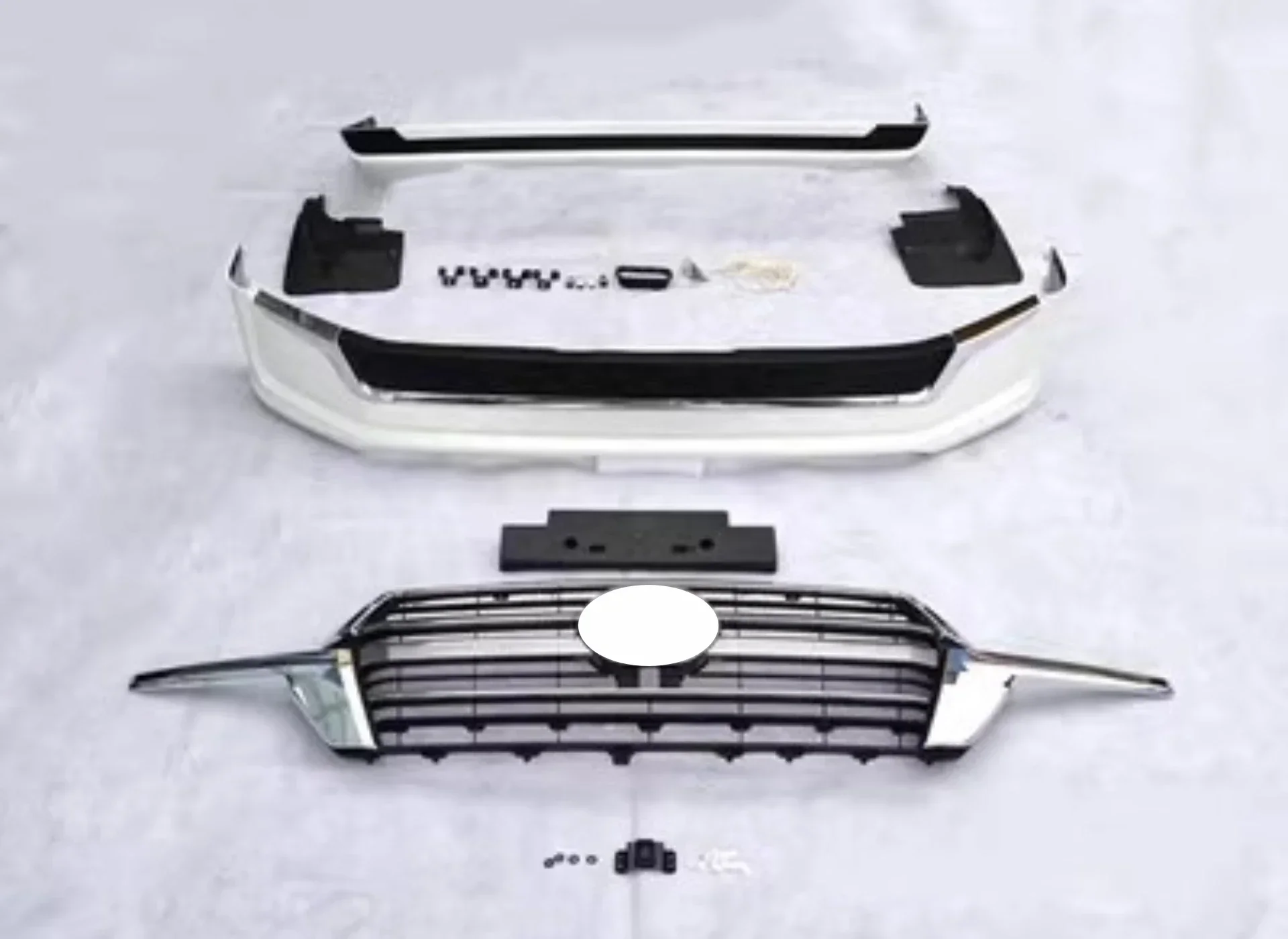 Akcesoria samochodowe do Toyota Land Cruiser 08-19: Nowy styl, przedni i tylny zderzak, maska silnika, grill, błotnik, reflektor.