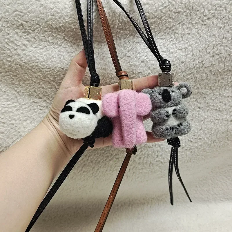 

Felt Otter Sea Lion Panda Pendants Cowhide Rope Bag Pendant Car Key Chain Home Decoration Poodle Elephant Koala with Gifts Box