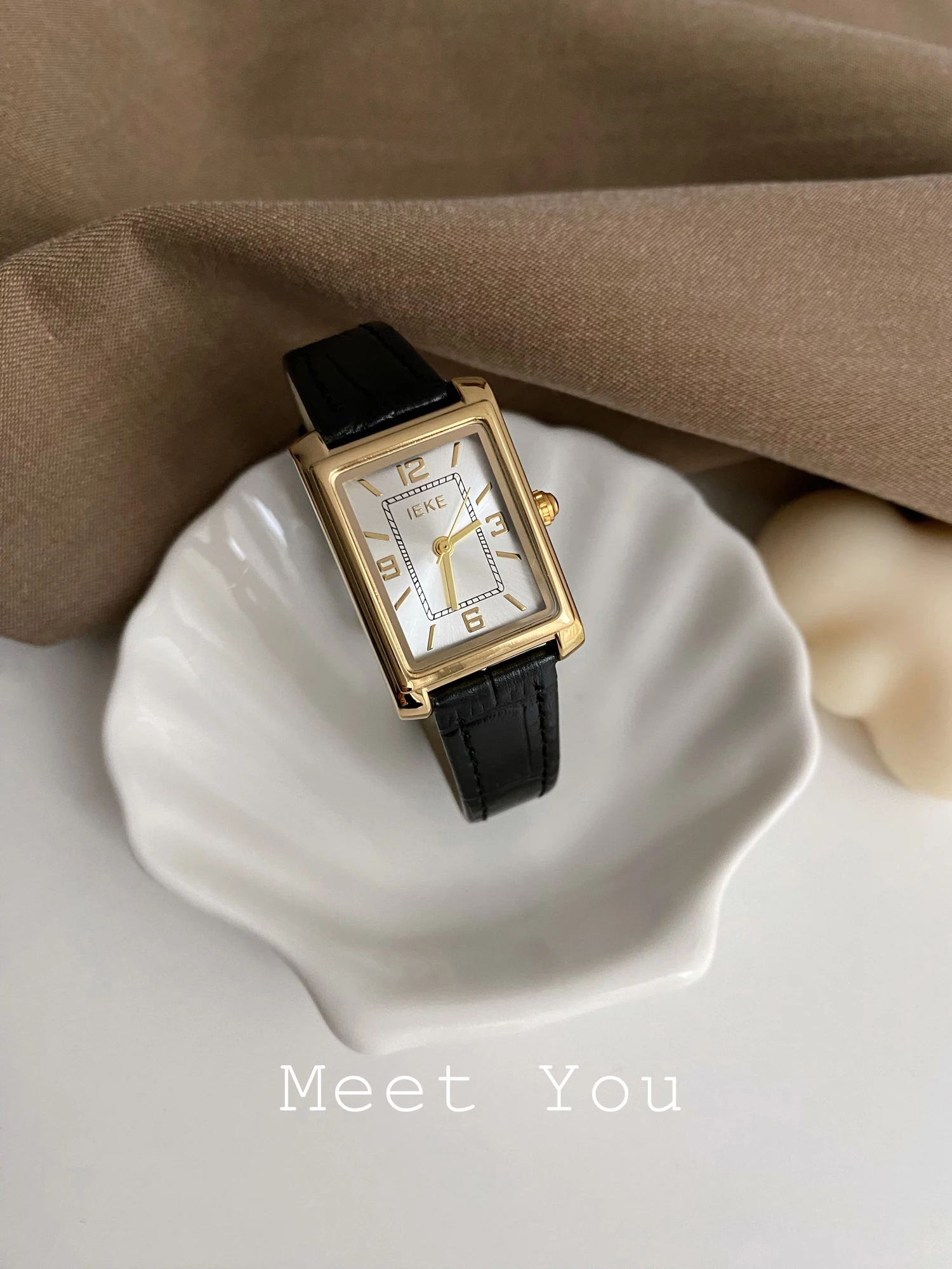 Square-shaped, retro-style, simple, fashionable, light luxury, versatile, and exquisite women's watch; a great gift for women.