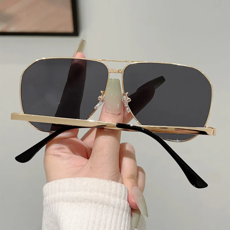 Vintage Oversize Quadratische Piloten-Sonnenbrille für Damen Neue Mode Legierung Farbverlauf Schwarz Sonnenbrille Herren Hip Hop Outdoor-Brille UV400 – Detail 6