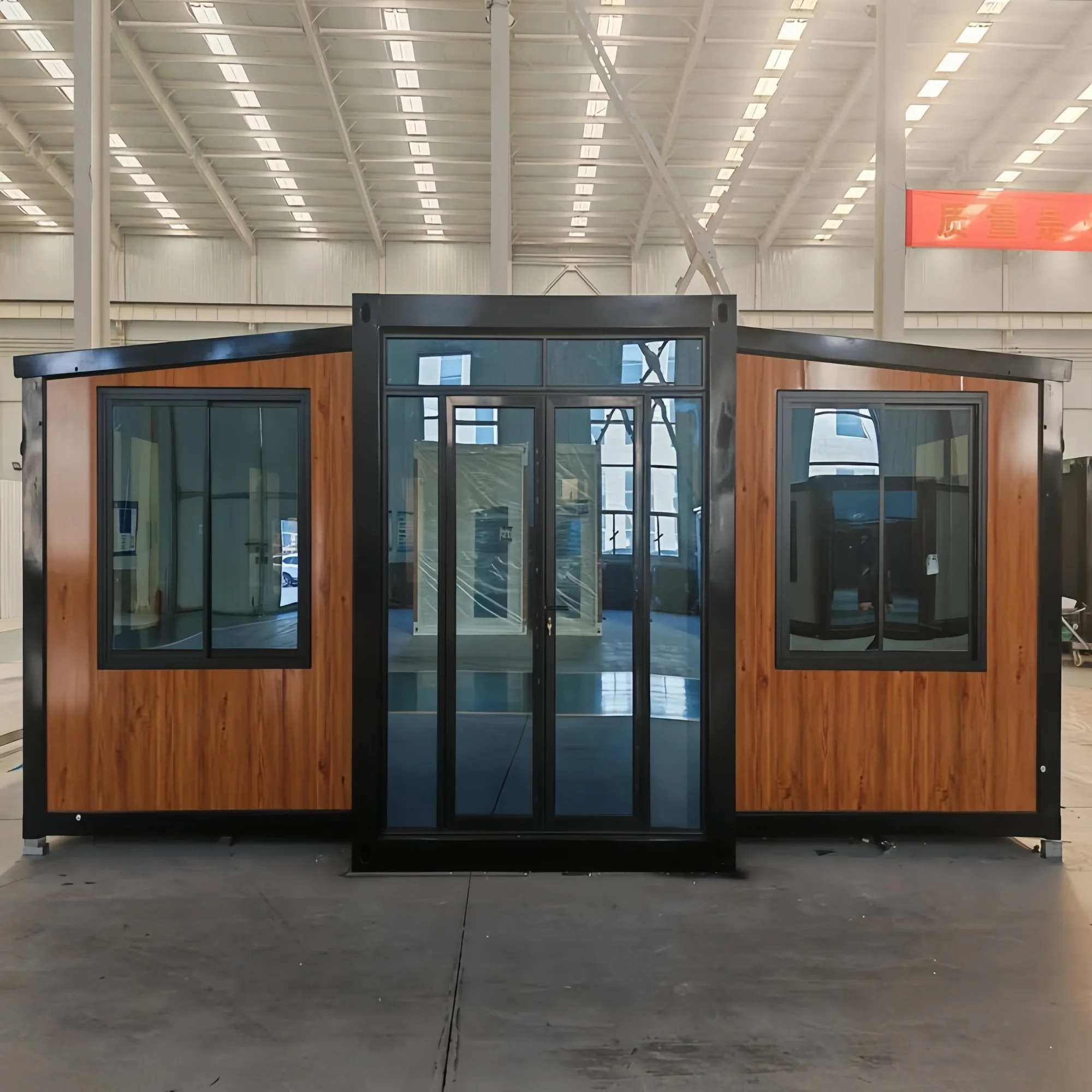 Ready-to-Shipment 40FT Prefab Container House Expandable Steel Villa for Hotel/Apartment Use with Bedroom Included