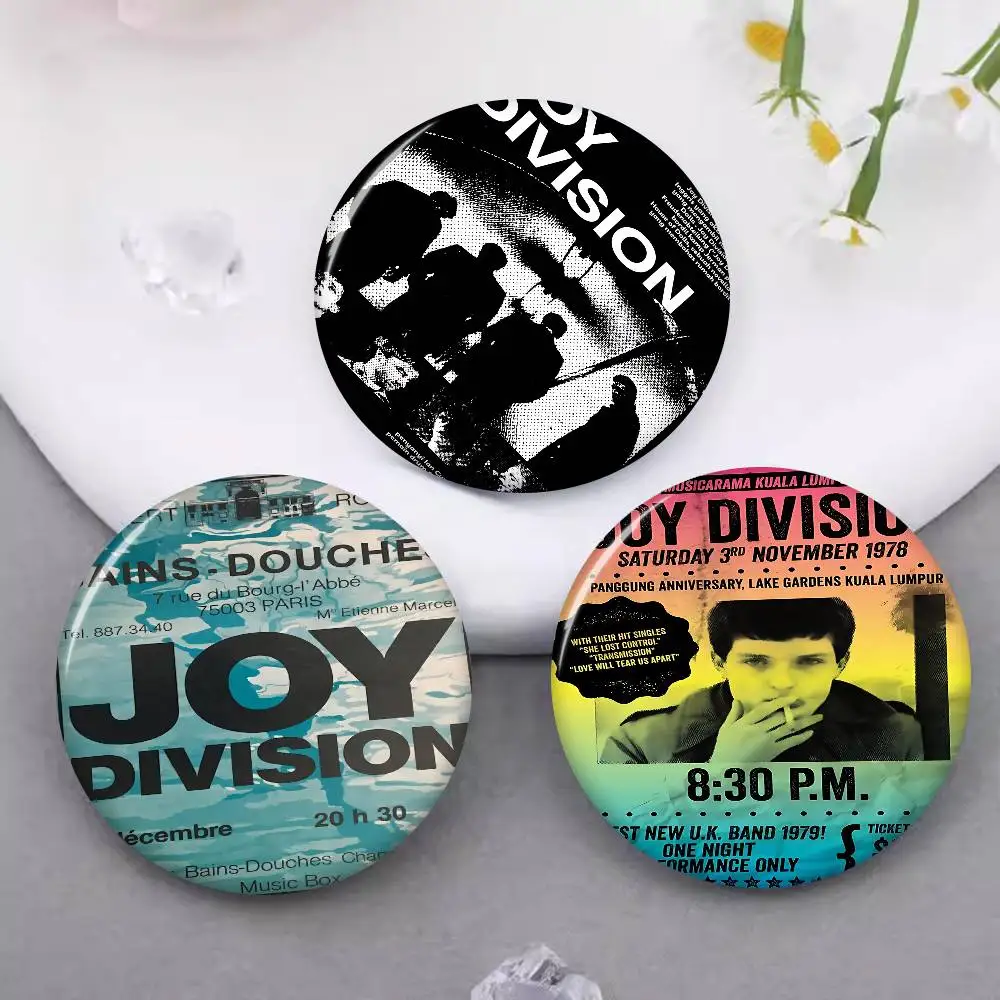 الفرقة الفرح قسم صفيح دبوس زر مخصص أنيمي دور المدرسة القديمة بروش الكرتون طوق شارة مجوهرات هدية المشجعين