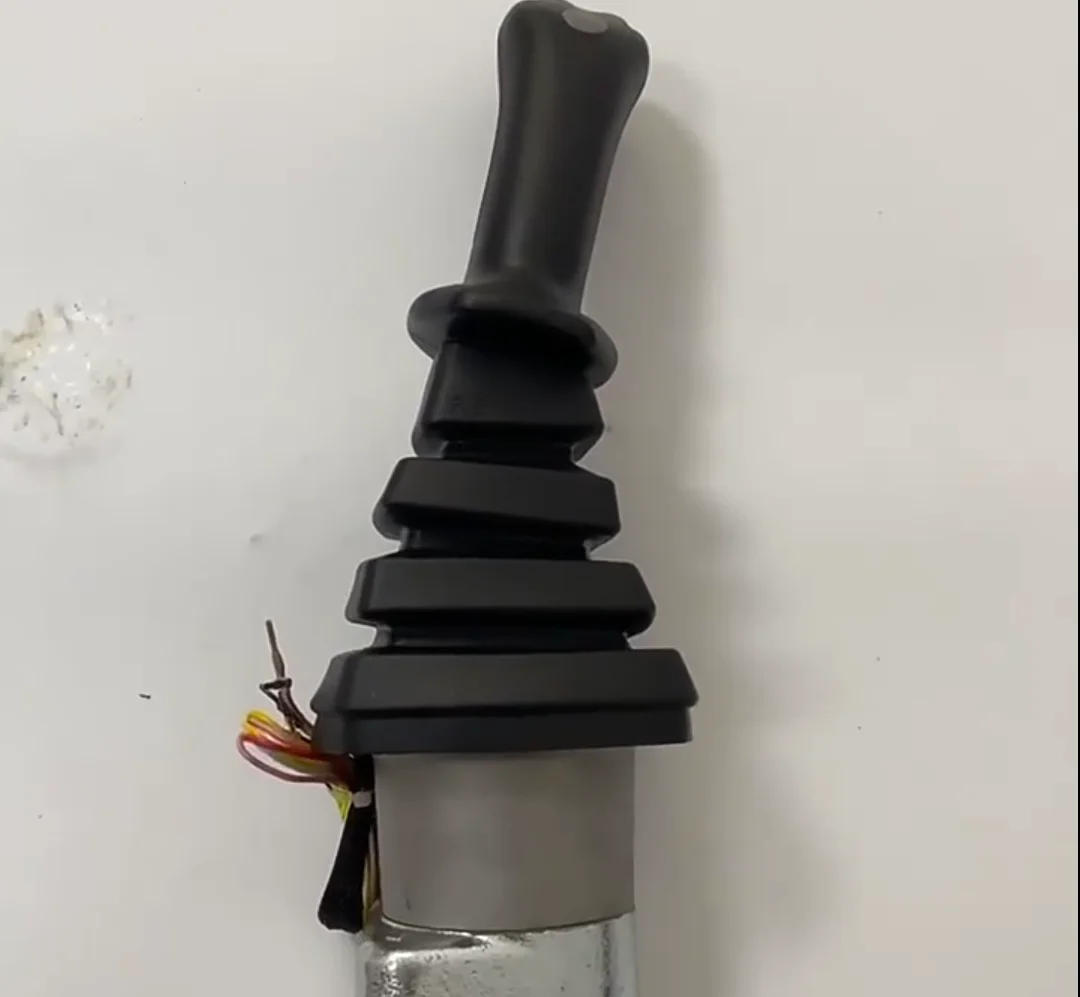 Hydraulic Pilot Valve R220-9 Joystick Compatible 220LC-9S Excavator New Condition Remote Control Lever Liugong