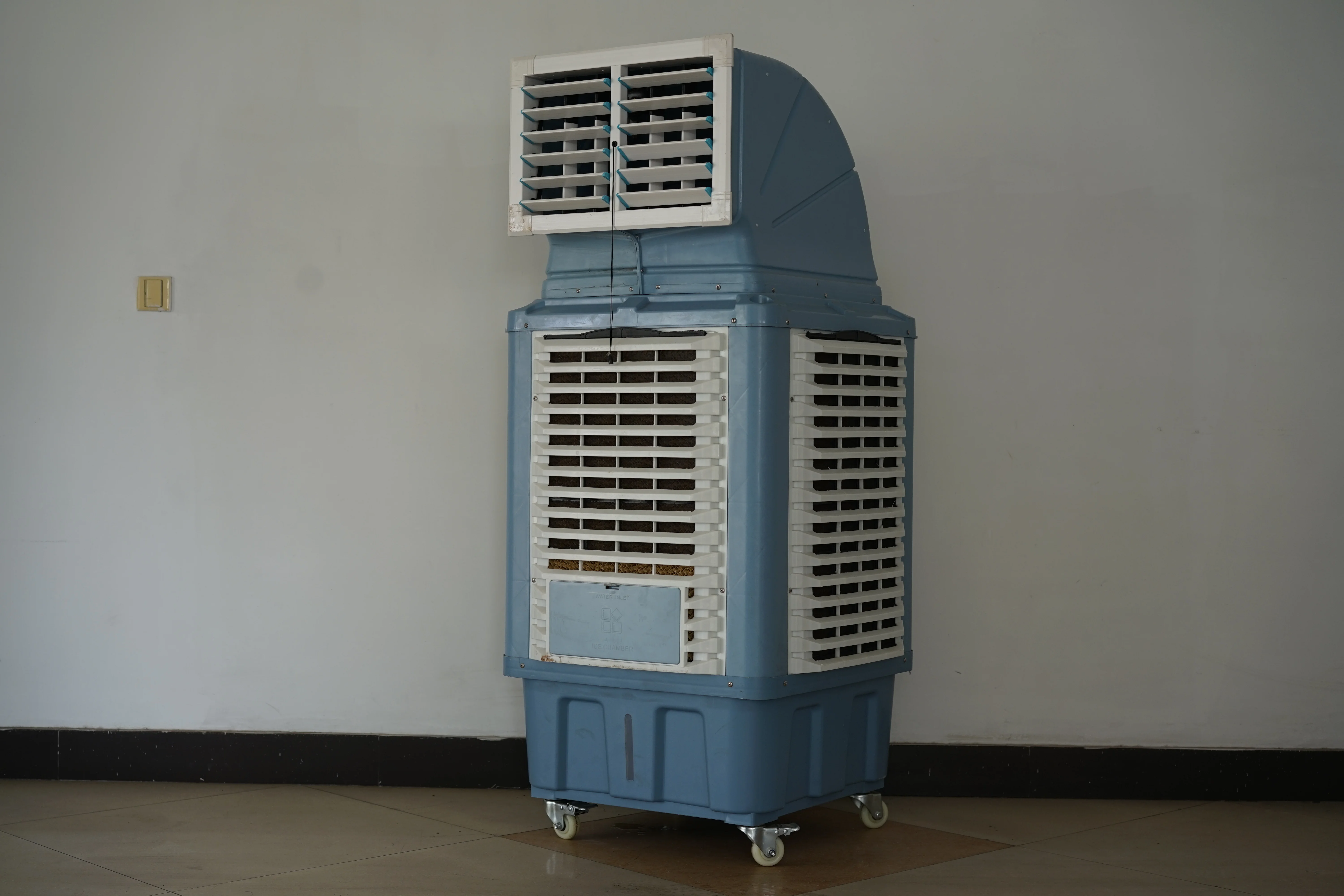Mobile Compact Industrial Cooling Fan with Water Evaporation System