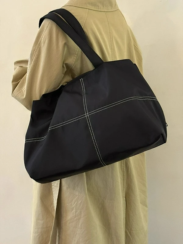 

Korean Casual Nylon Tote Bag 2025 New Lightweight Large Capacity Commuting Niche Versatile Bags