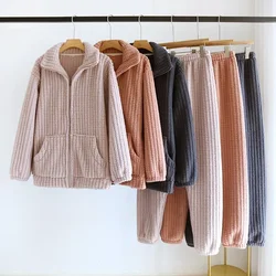 2025 nuevo conjunto de pijama de otoño/invierno, pantalones de manga larga de franela para parejas, dos piezas de lana Coral, piel casera para hombres y mujeres