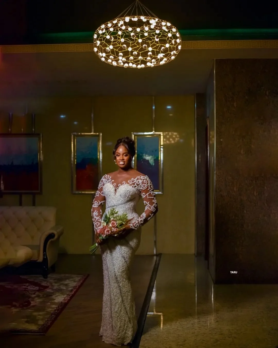 

Customized Arabic Shinny Beads Sequins Bridal Gowns with Removable Skirt Buttons Back Lace Long Sleeves Wedding Dress