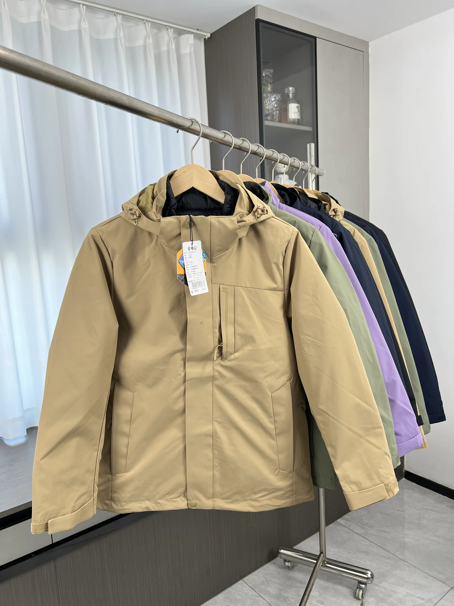 

Мужская уличная футболка в одном на пуху Jaet с капюшоном Du down Warmth Couple Sle Faionable Urban Sle Long Sve Regular Fit