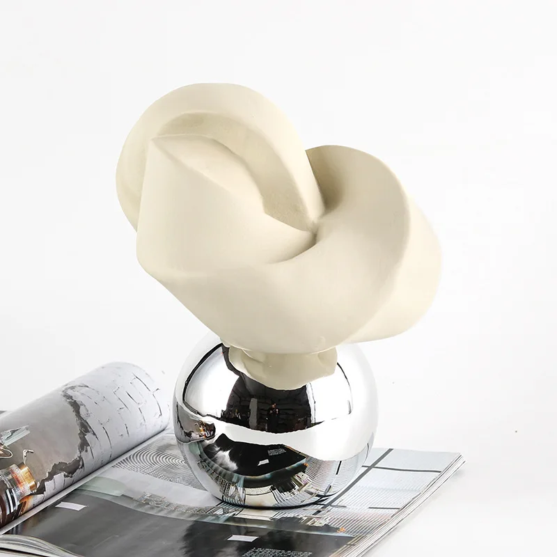 Modern Creative Abstract Twisted Decorative Piece for Model Rooms, Study Rooms, Living Rooms, Hotels
