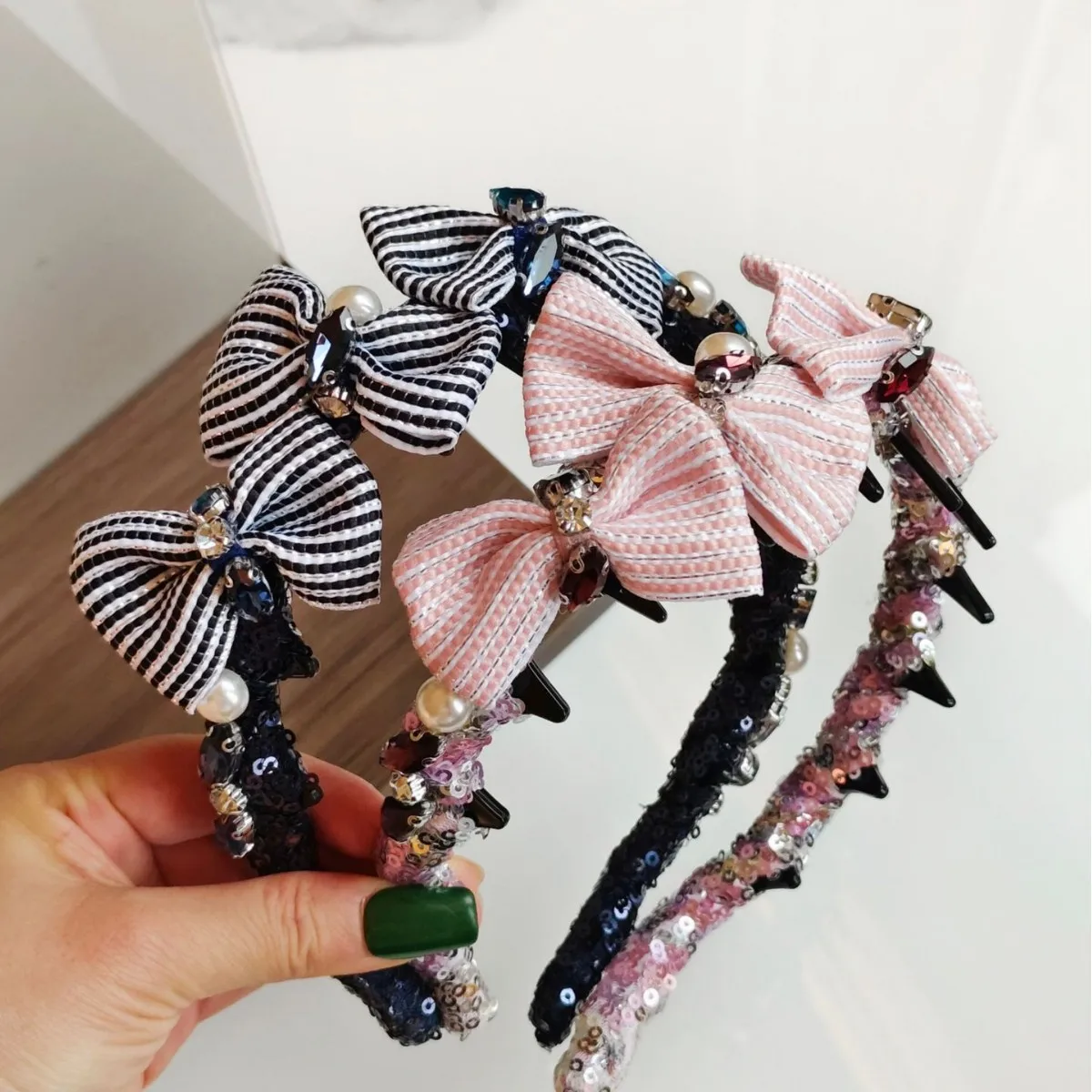 Four Seasons Korean Style Bowknot Toothed Non-slip Rhinestones Headband Vintage High-end Hair Accessory