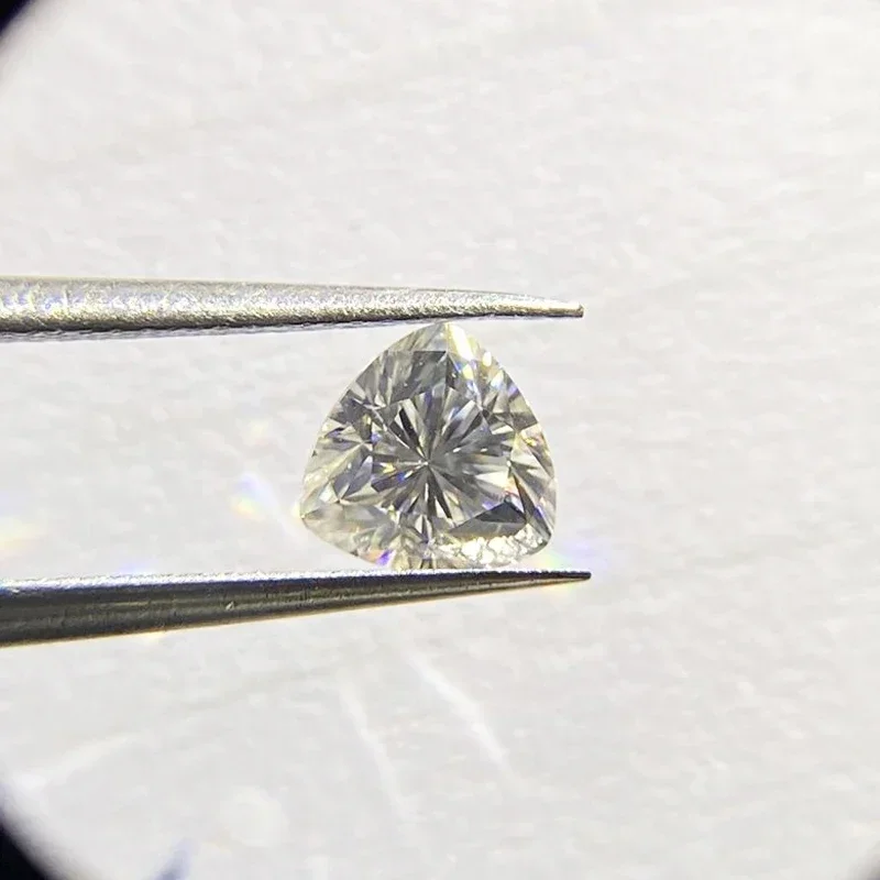 D Color Super White Moissanite Diamond Round / Oval / Pear / Radiant / Emerald / Heart / Princess / Cushion / Asscher / Triangle
