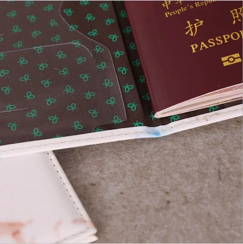 Copertina del passaporto donna uomo Pu Leather porta passaporto borse Marble Style Packet Pouch Purse Fashion Travel ID portafoglio per carte di credito