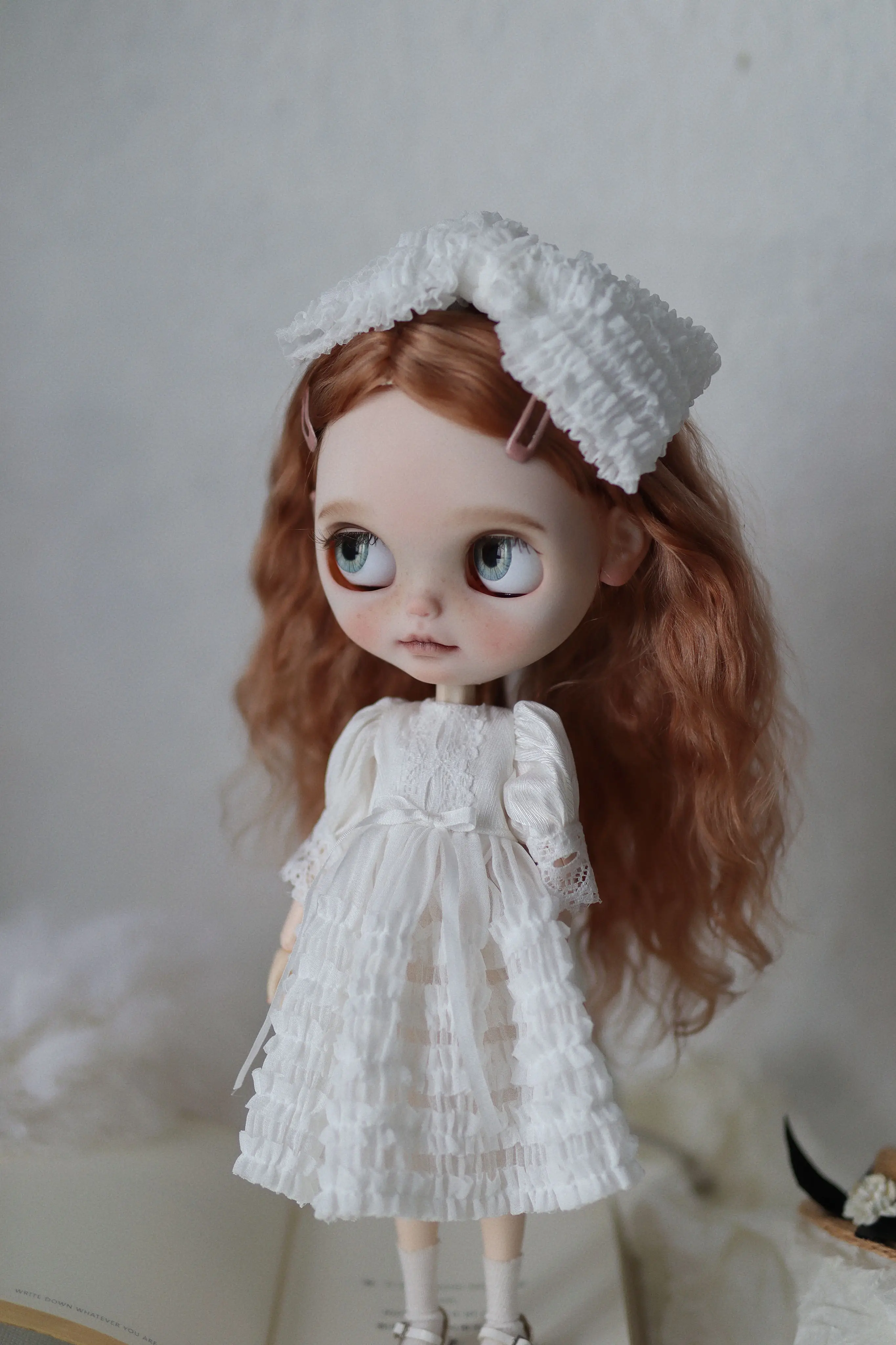 Blythes Doll Dress suitable for 1/6 size new white bow Princess skirt dress length + crystal headband 2 piece set for ladies30cm