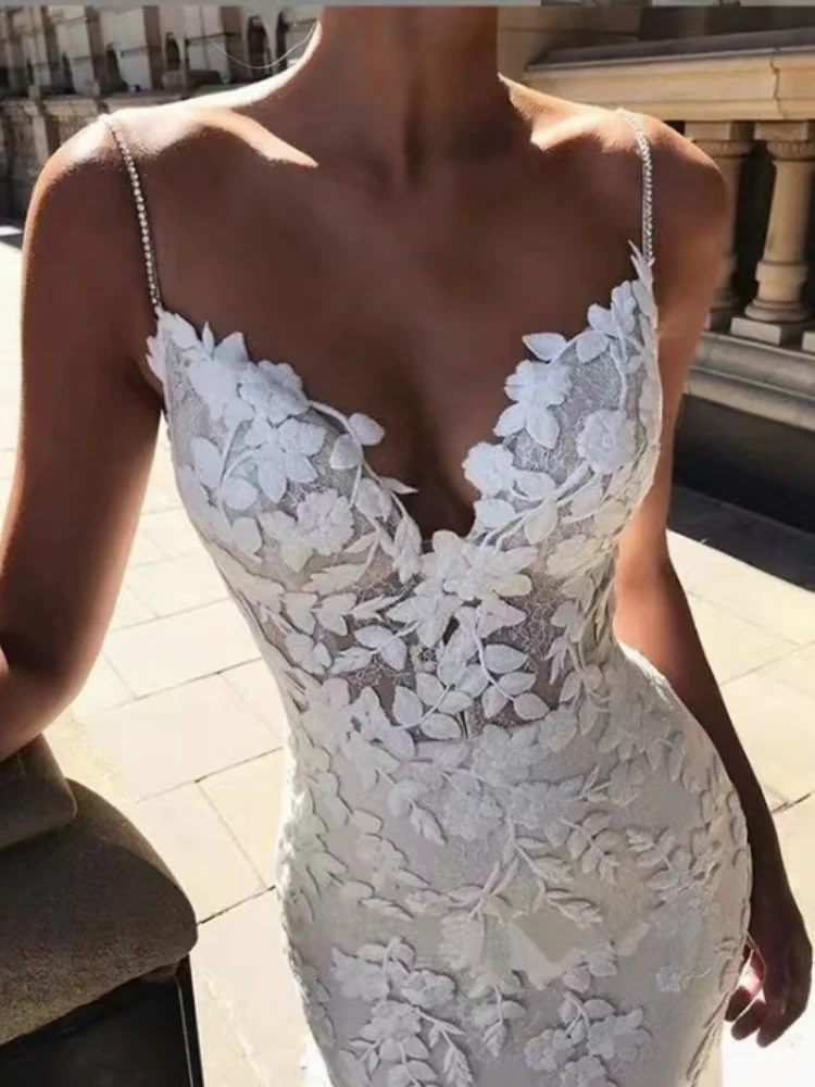 Vestido De novia bohemio De sirena, traje De novia con cuello en V, tirantes finos, Espalda descubierta, Apliques De encaje, para playa, 2023