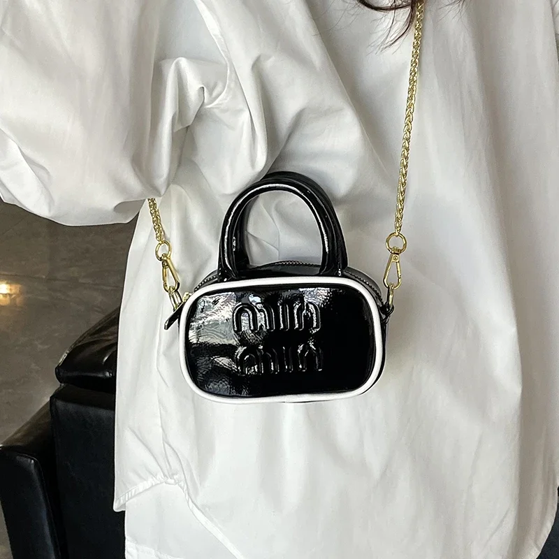 

Luxury Commuter Crossbody Bag For Women - Elegant Vintage Leather Tote With Designer Letter Logo, Minimalist Chic Purse