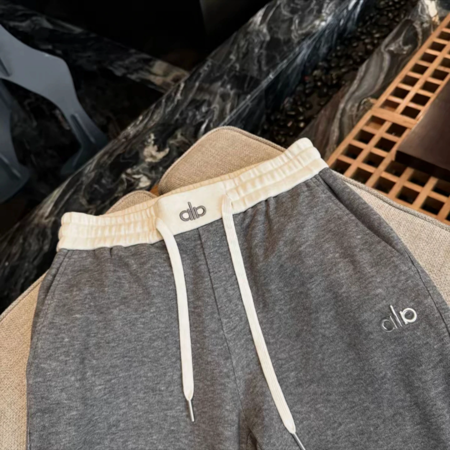 Faionable Casual Straight Leg Pants Men's Versatile Design Heavyweight Sport Sweatpants Autumn New Arrival Polyester Fiber image 3